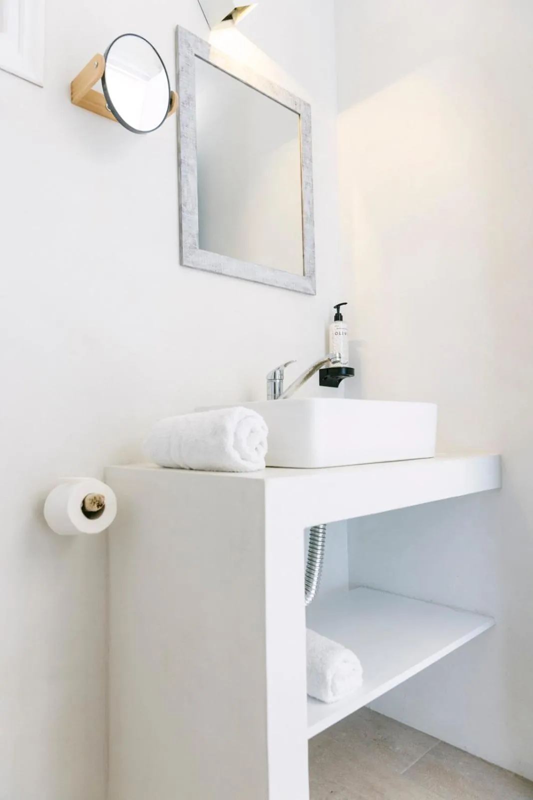 Toilet in Lassion Hotel