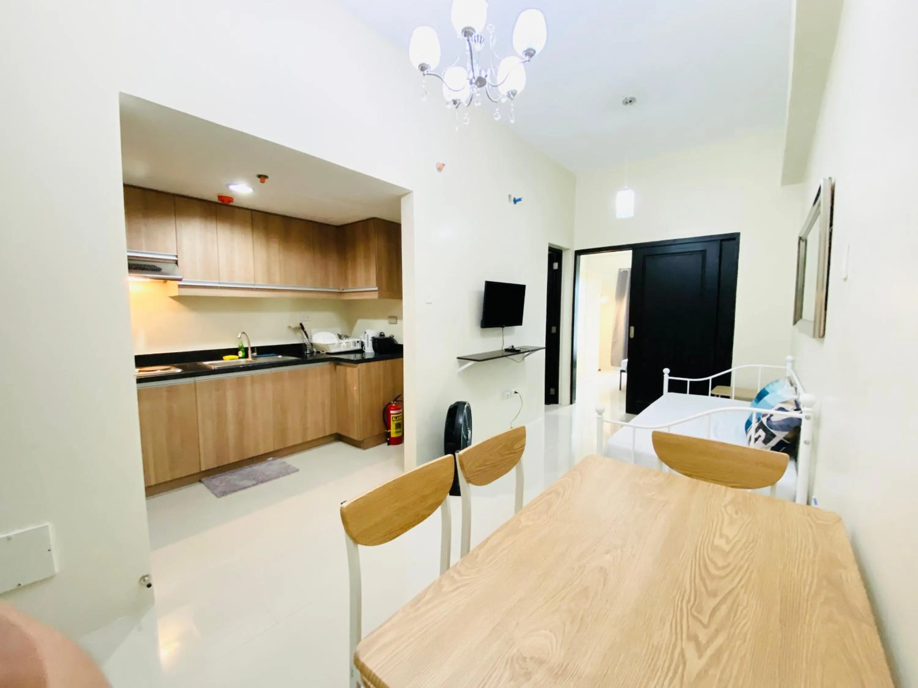 Cebu One Pavillion Place by P&J