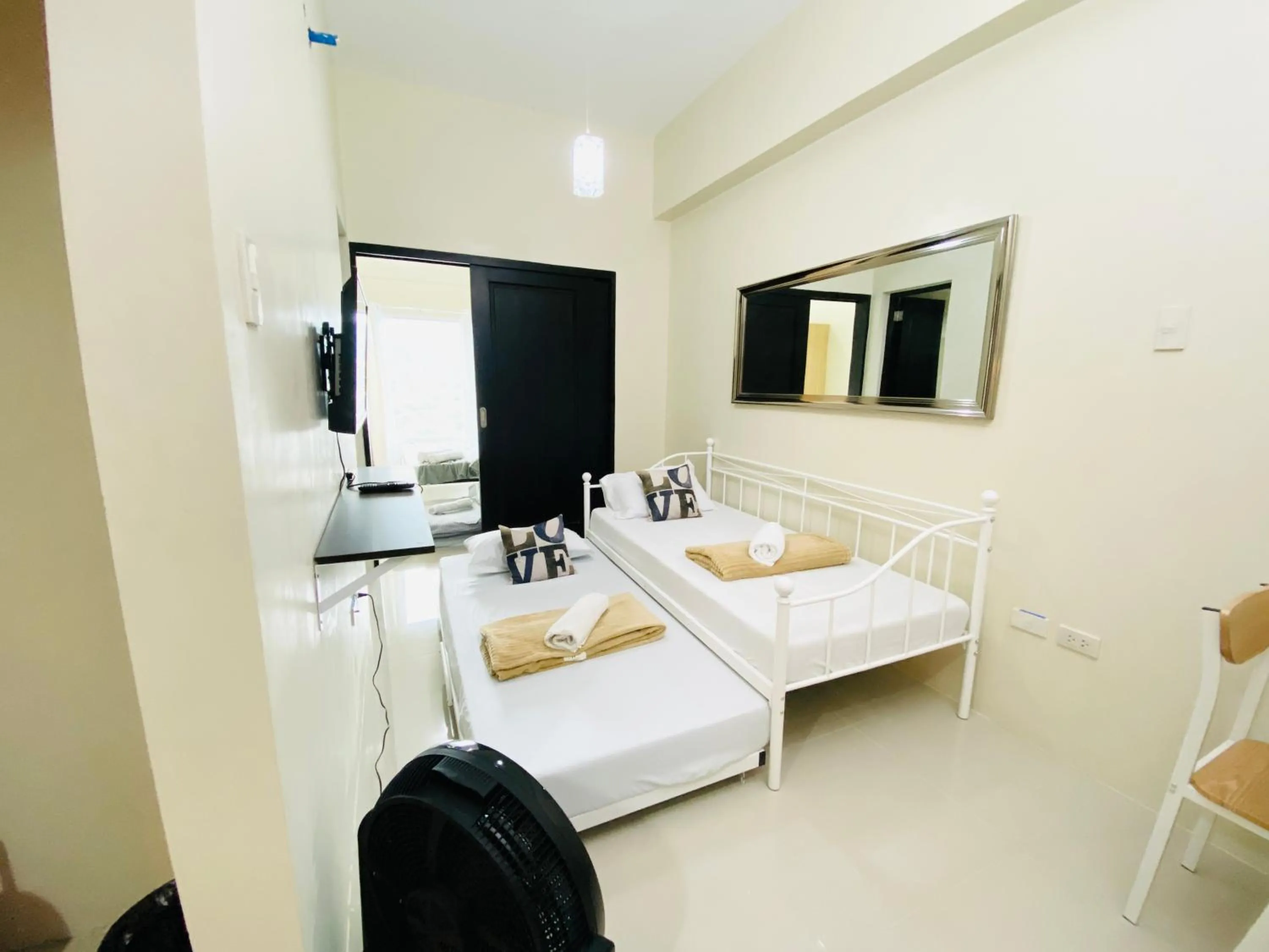 Bed in Cebu One Pavillion Place by P&J