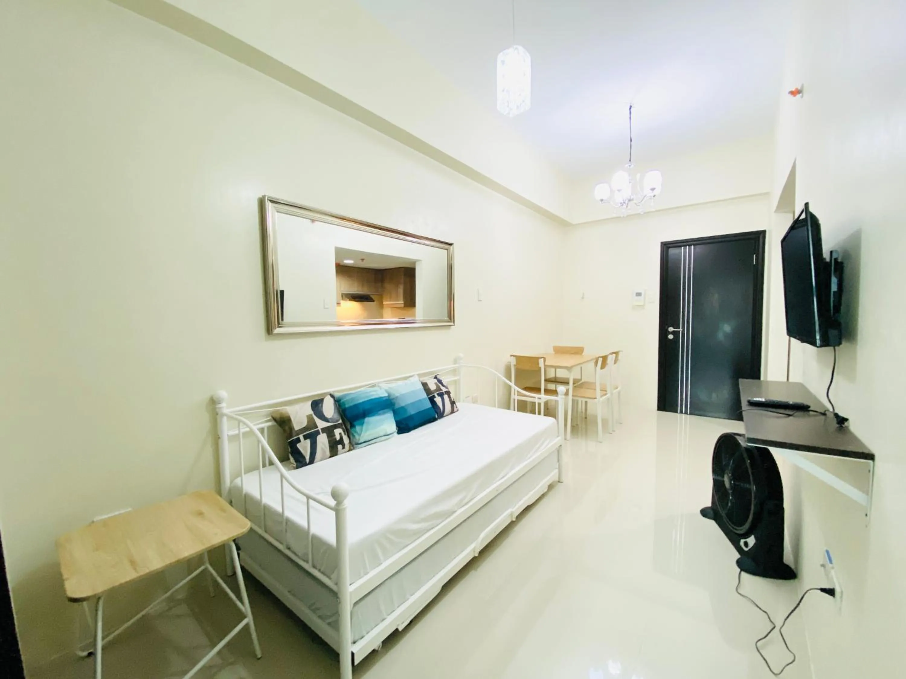 Bed in Cebu One Pavillion Place by P&J