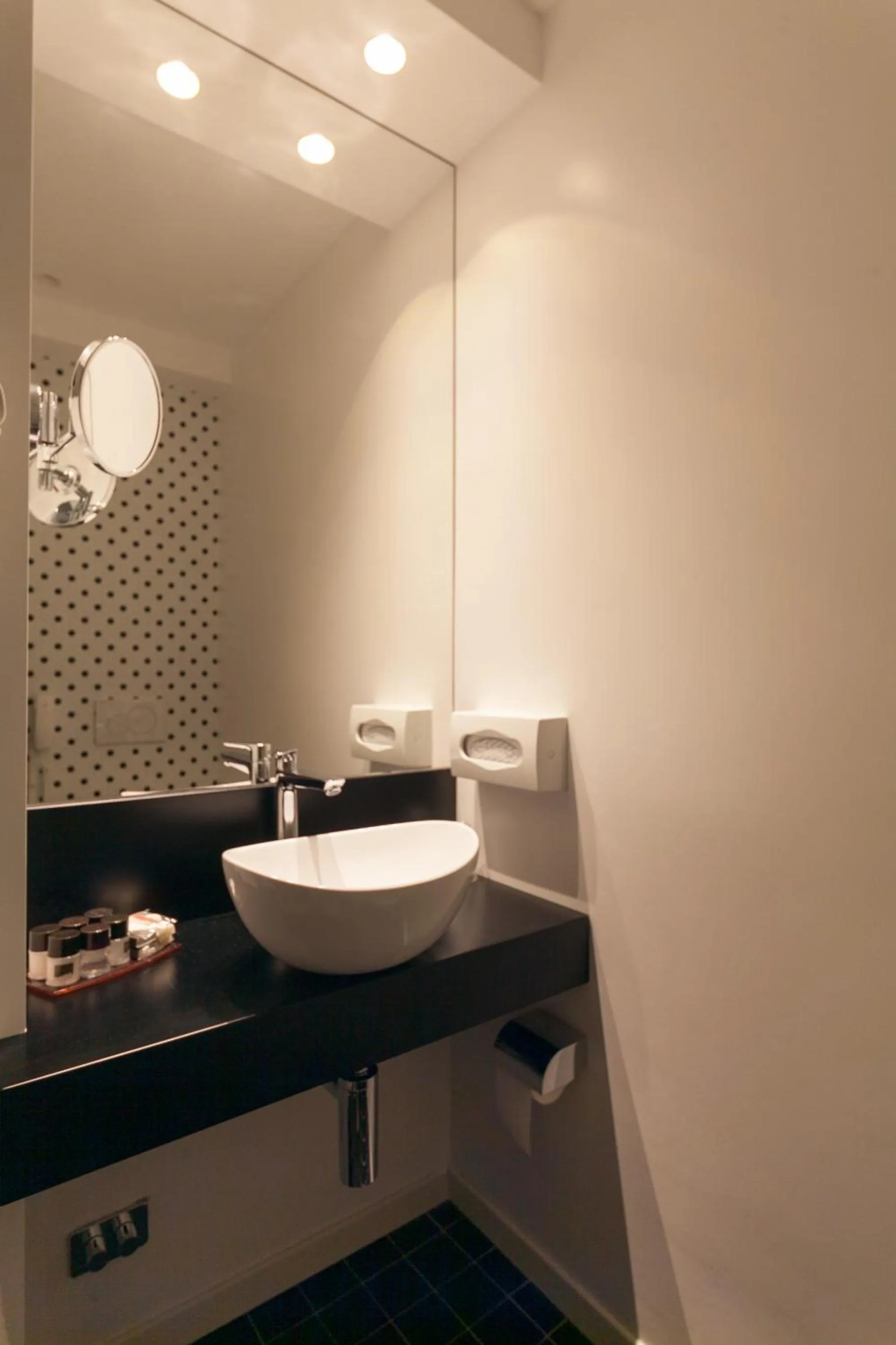 Bathroom in Hotel Titano