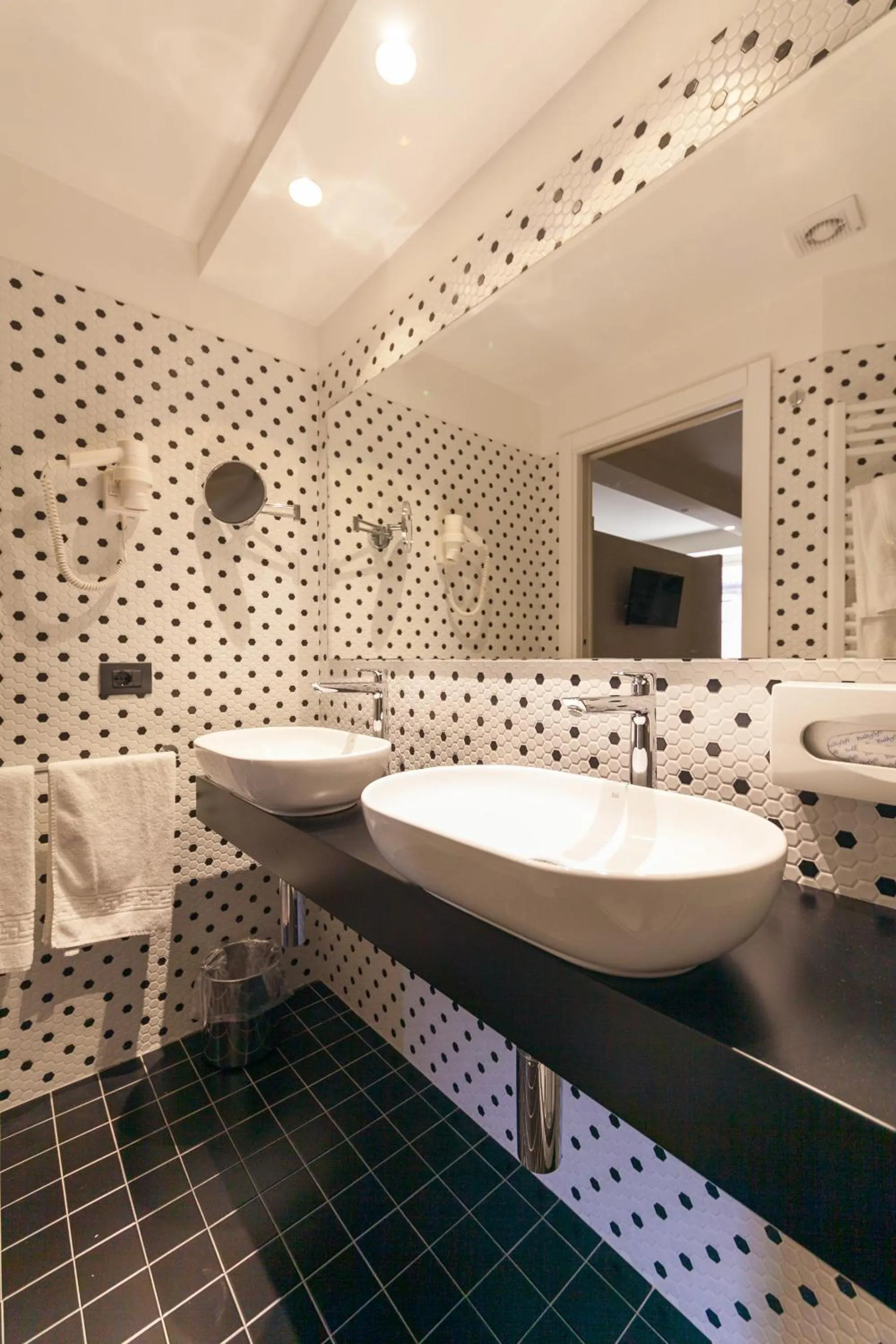 Bathroom in Hotel Titano