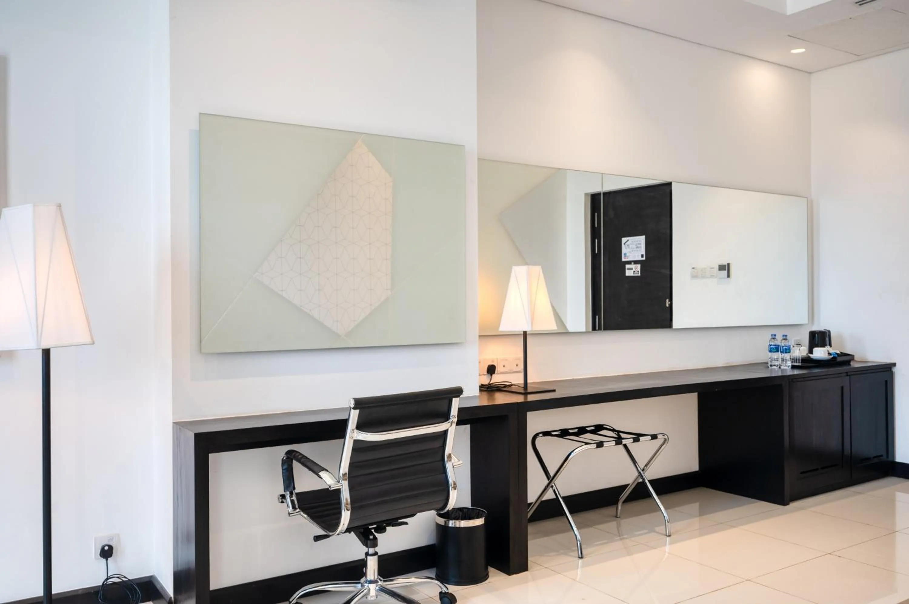 hair dresser in Orion City Hotel