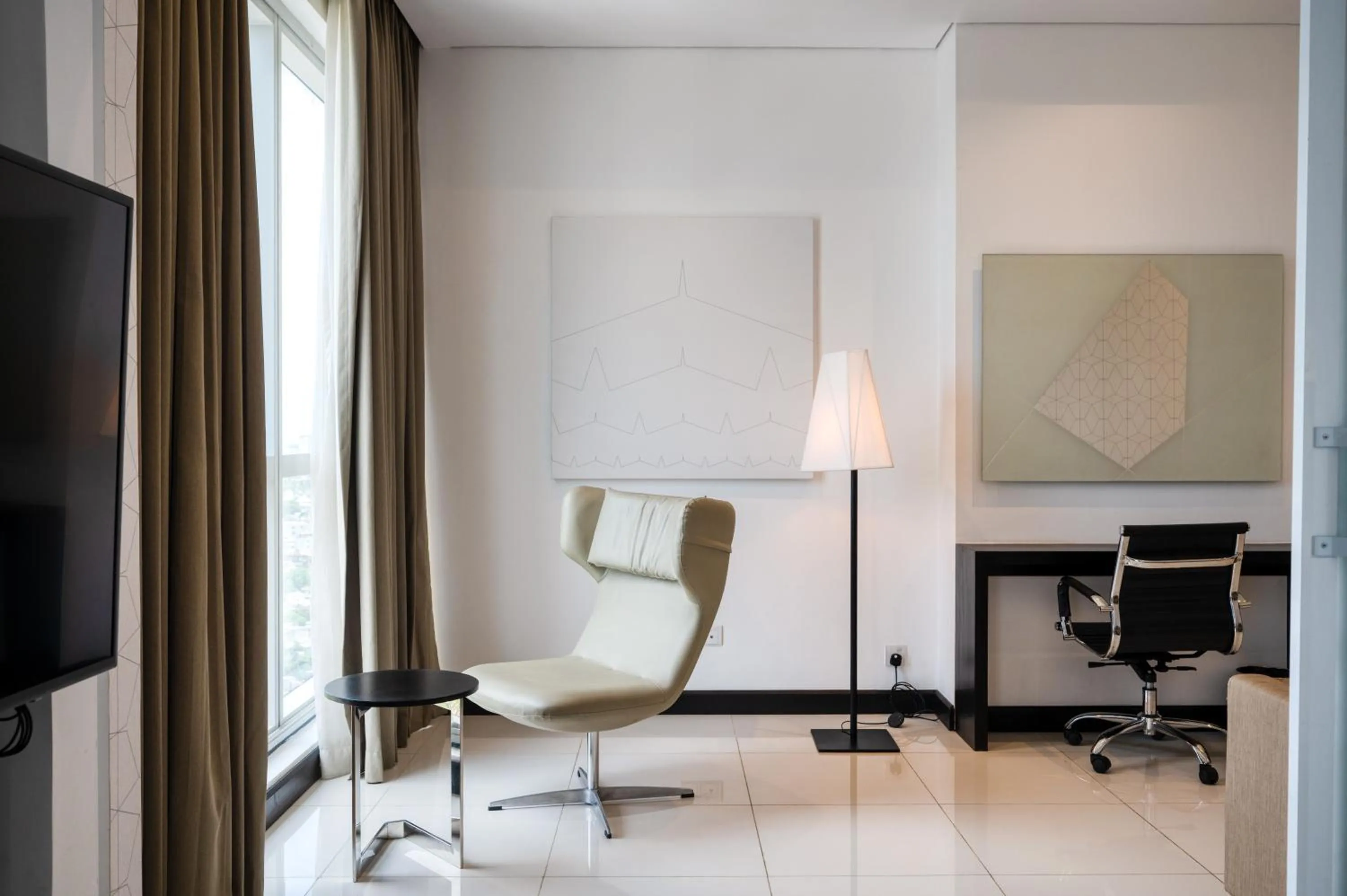 TV and multimedia in Orion City Hotel