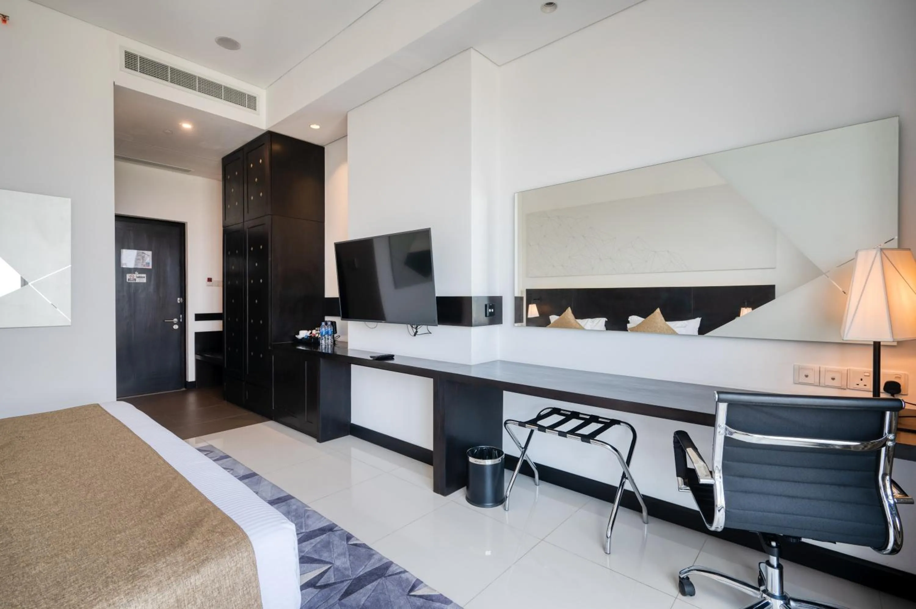 TV and multimedia, Bed in Orion City Hotel