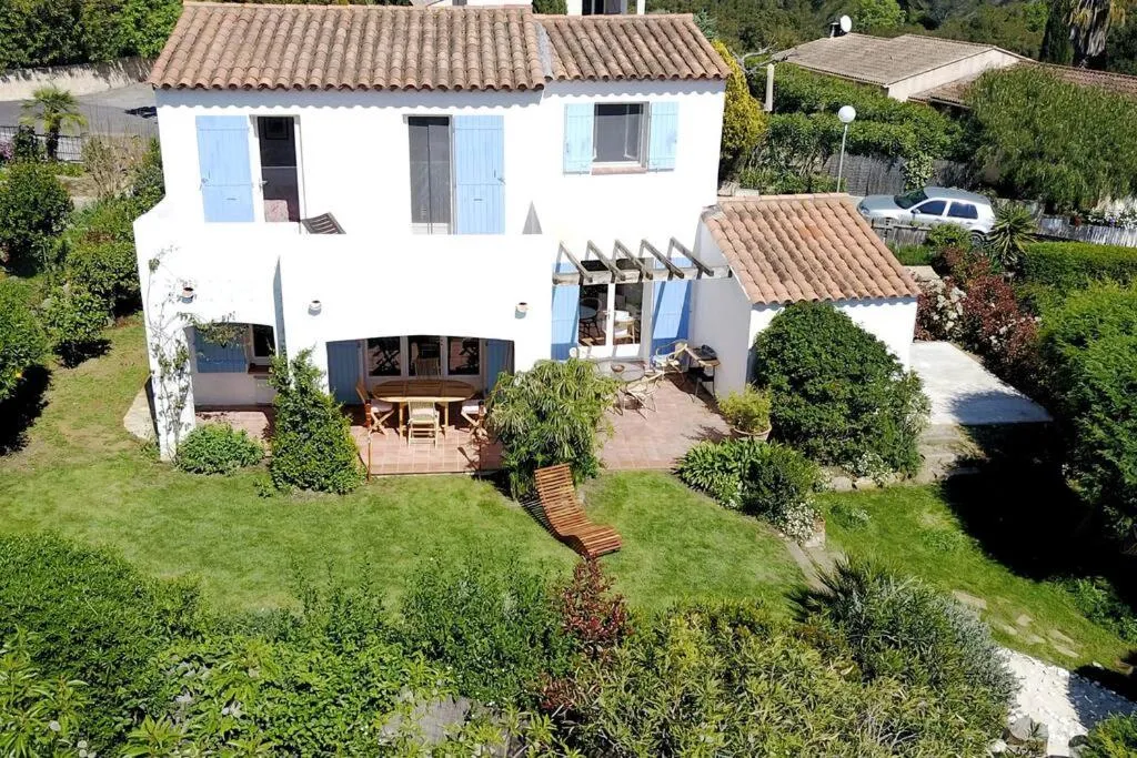 Villa Côté Mer, Provence style, near St Tropez