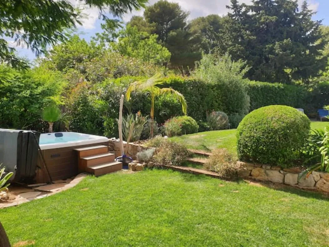 Villa Côté Mer, Provence style, near St Tropez