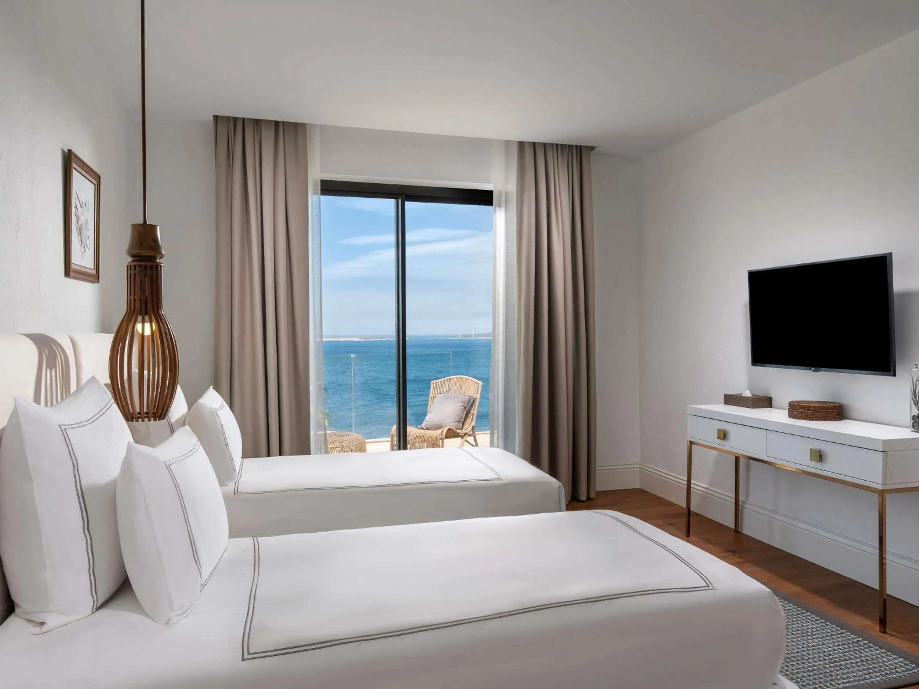 Bedroom, Bed in Swissôtel Living Bodrum