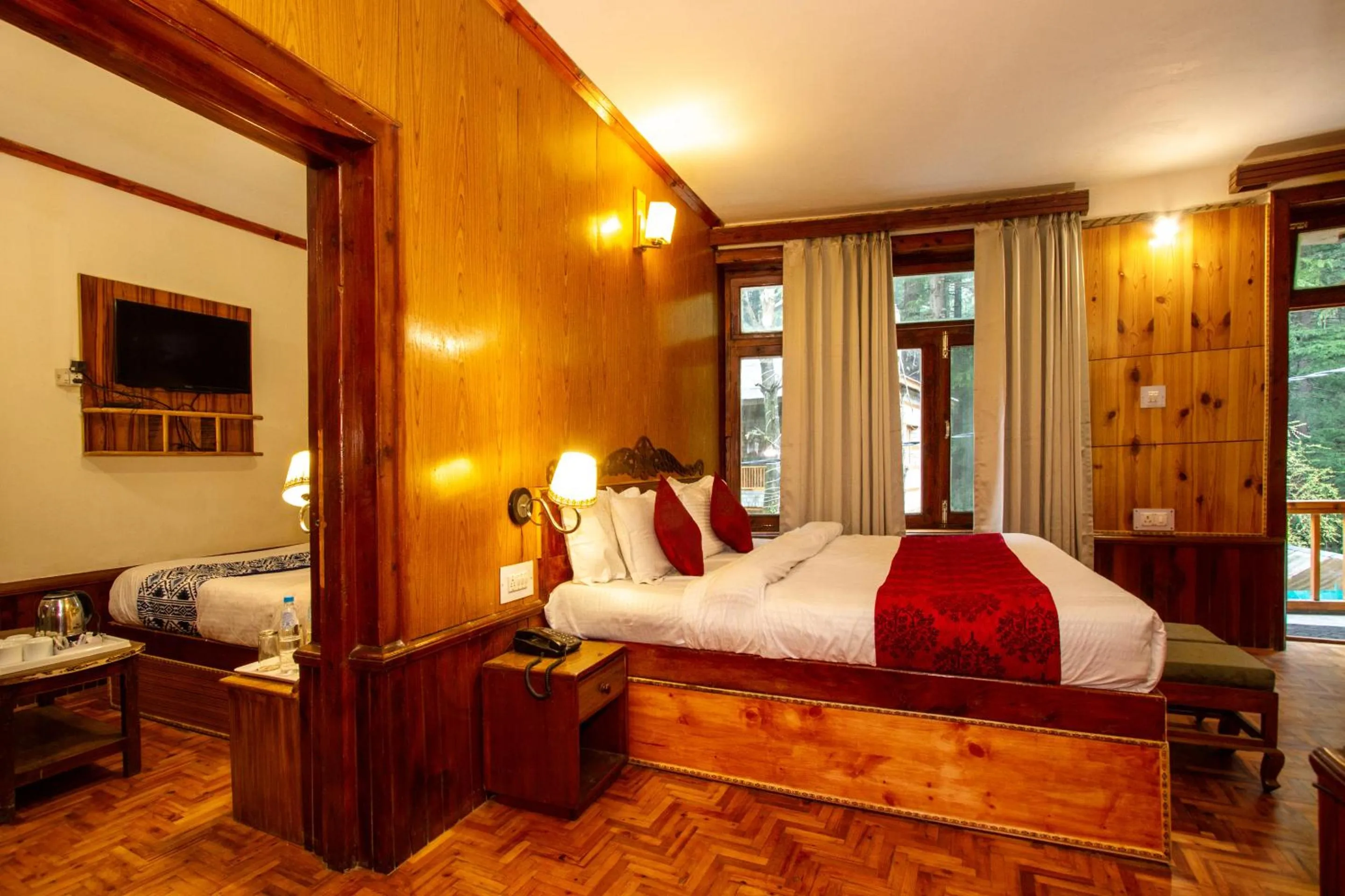 TV and multimedia in Holiday Home International -Vivaan Stays