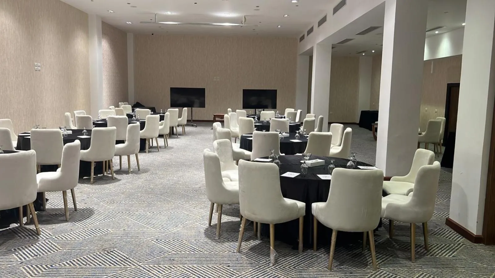 Restaurant/places to eat in Helnan Hotel - Port Fouad