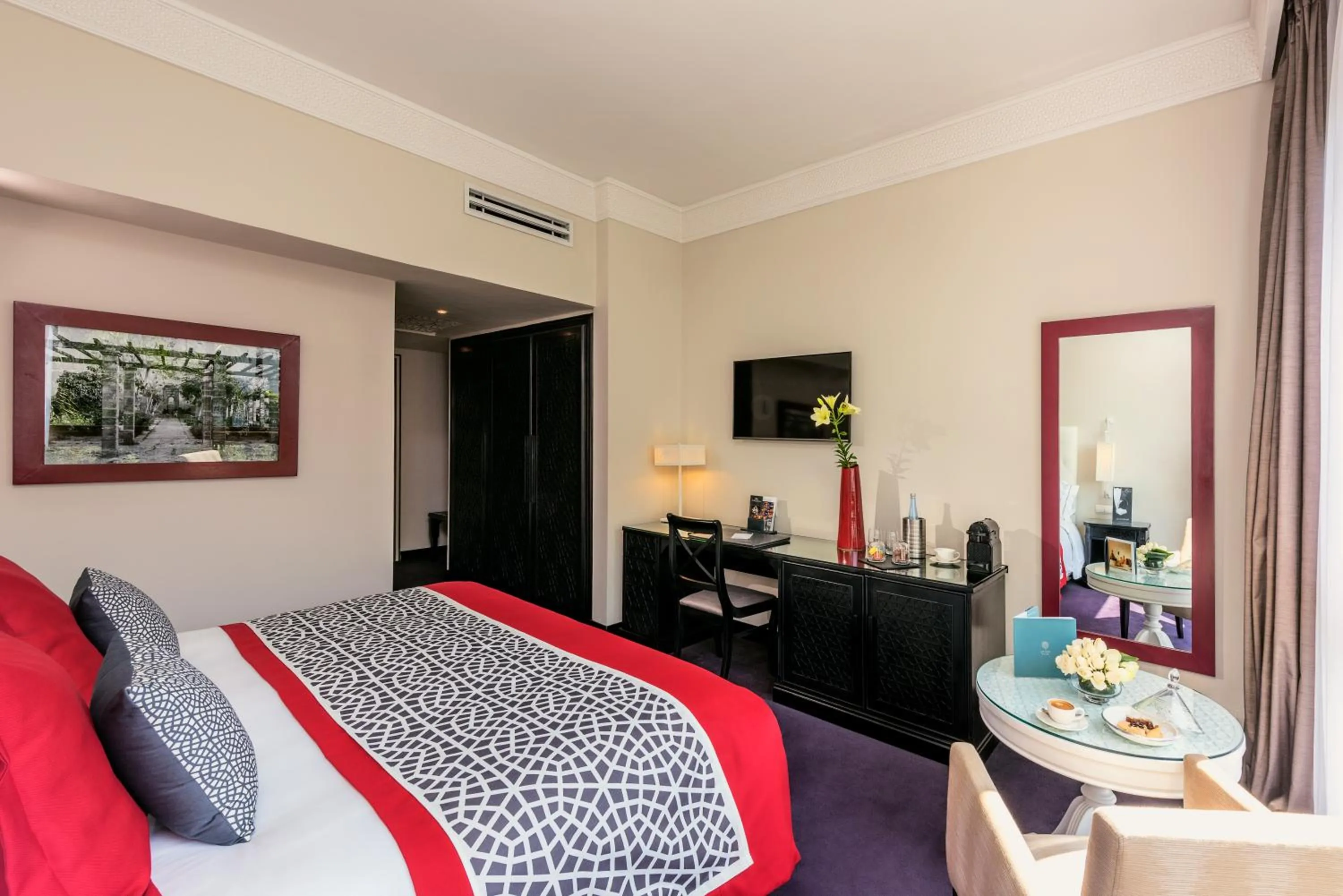 Bed in La Tour Hassan Palace