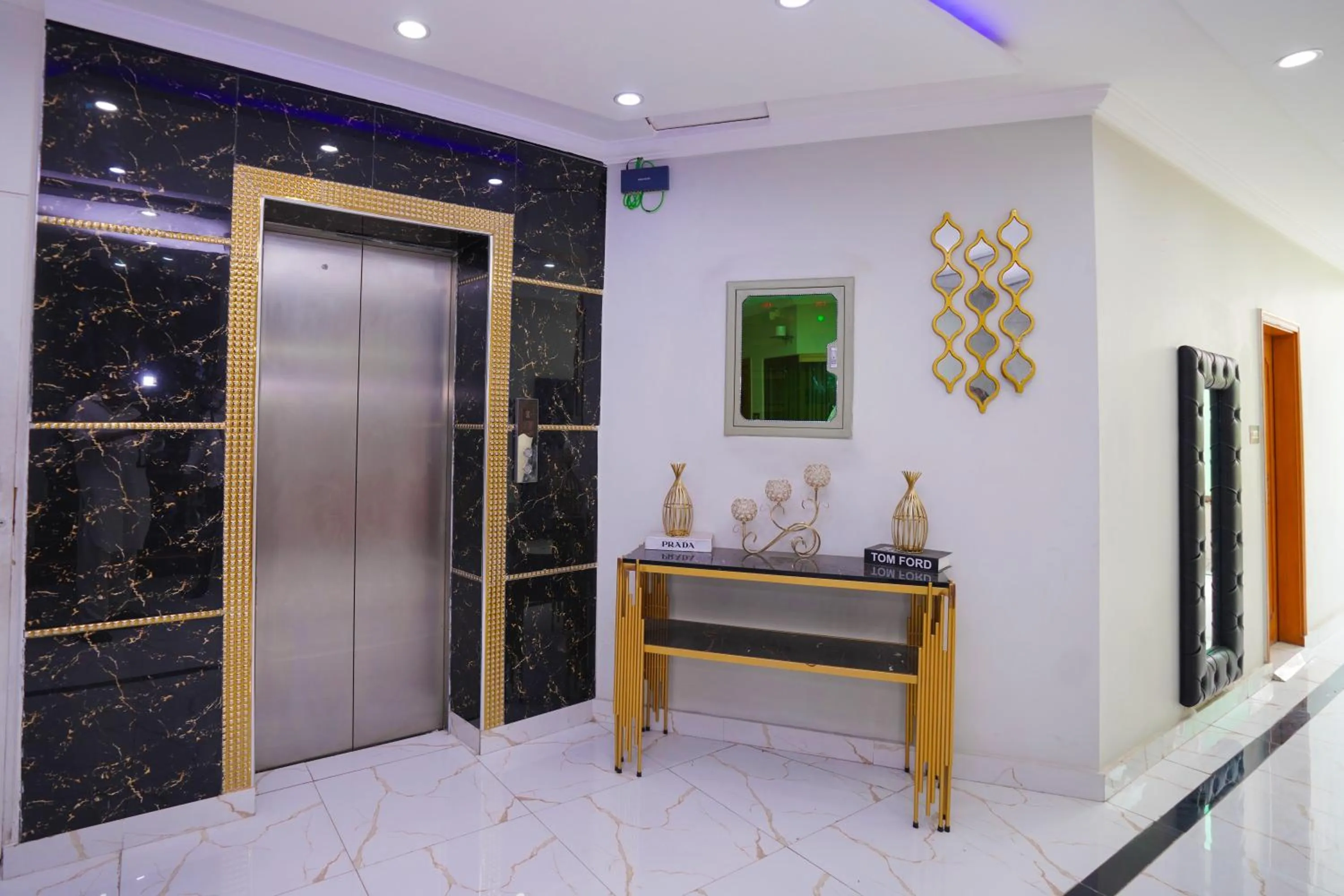 elevator in Hotel Orange One