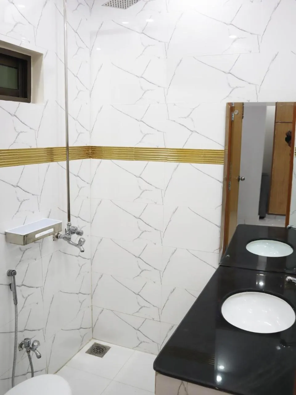 Bathroom in Hotel Orange One