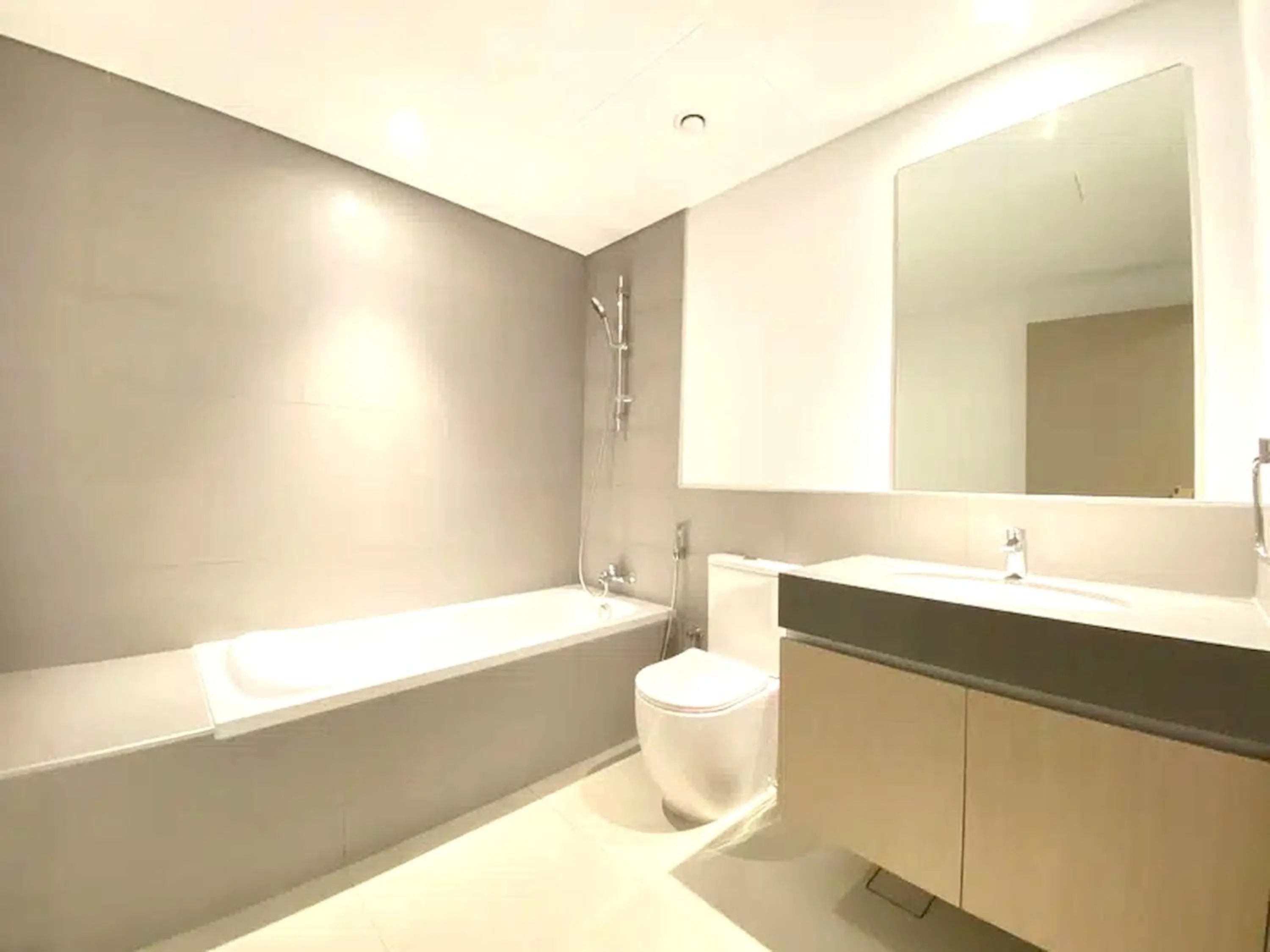 Bathroom in Super OYO 928 Home 436 Binghatti Mirage - 1Br, Jvc