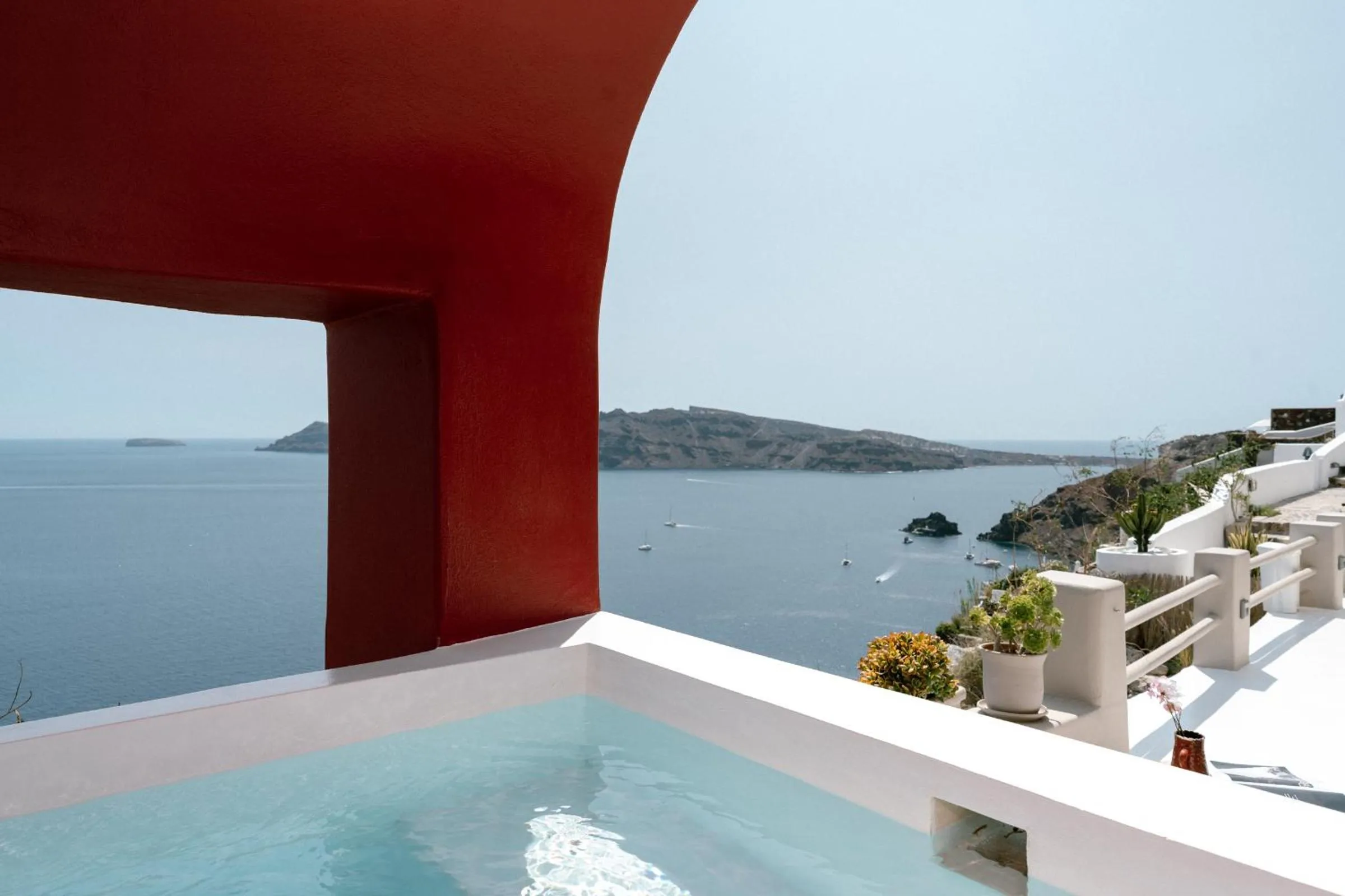 Hot Tub in Nano Oia Canaves