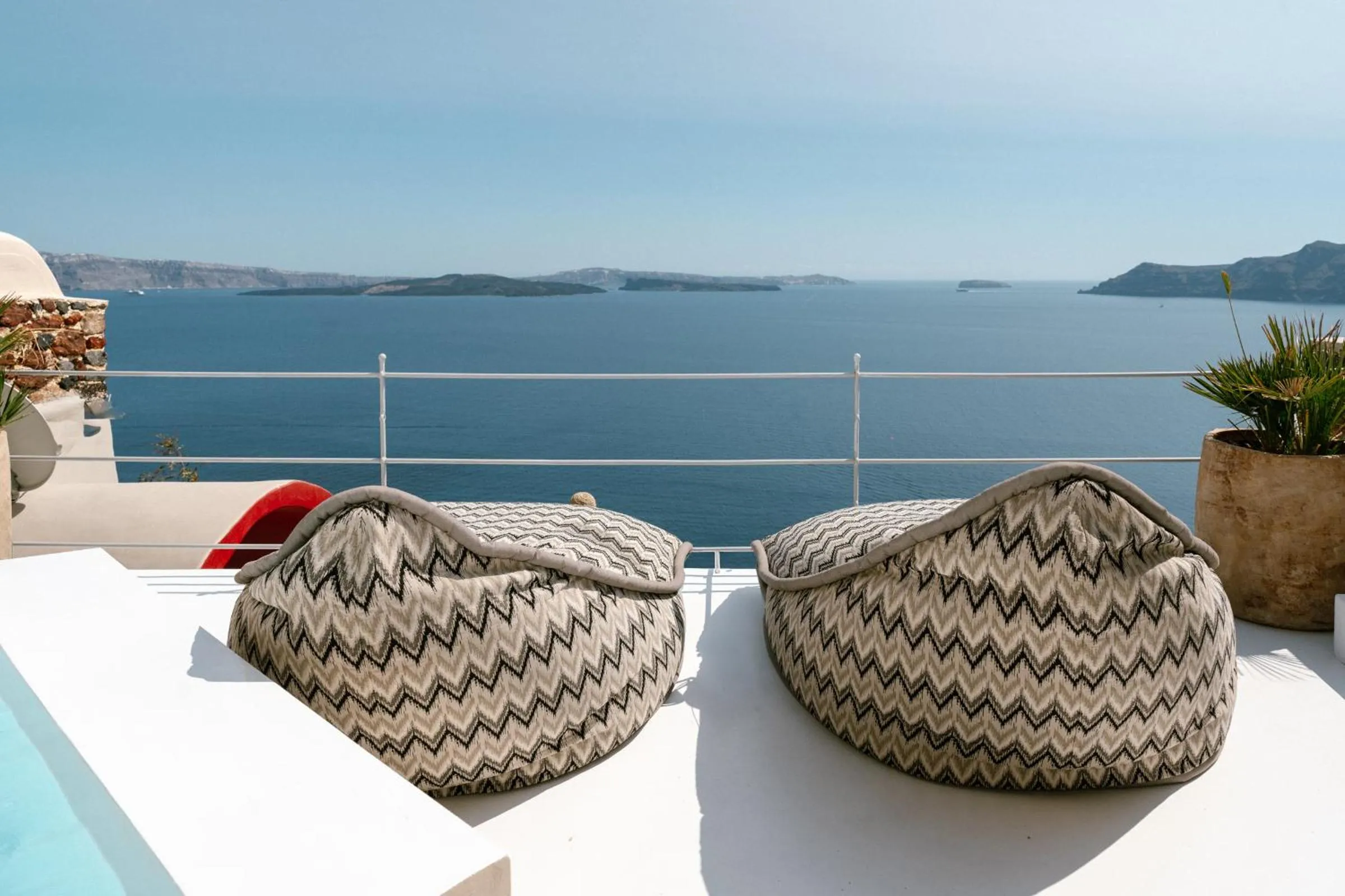 Hot Tub in Nano Oia Canaves