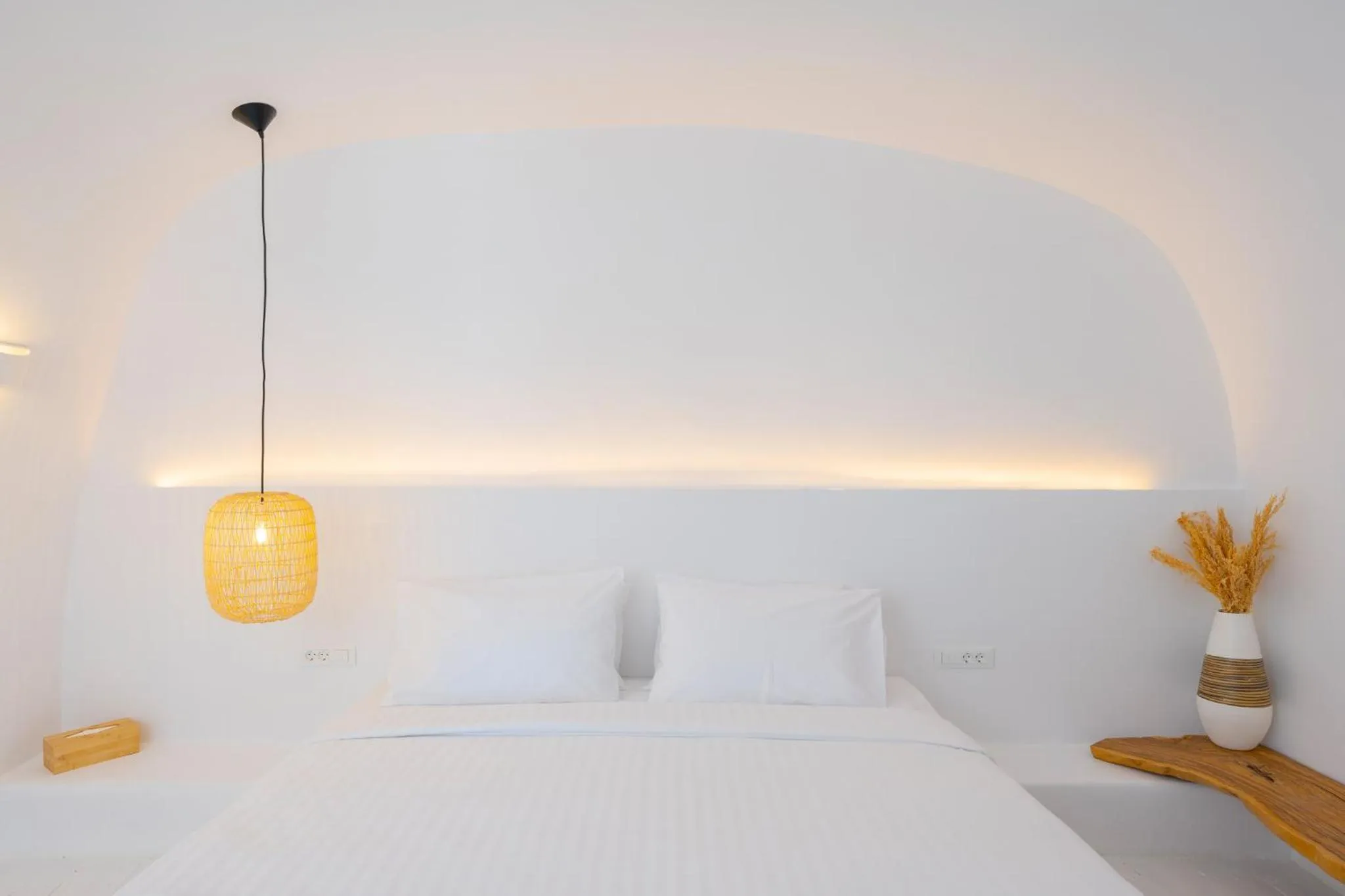 Bedroom, Bed in Nano Oia Canaves