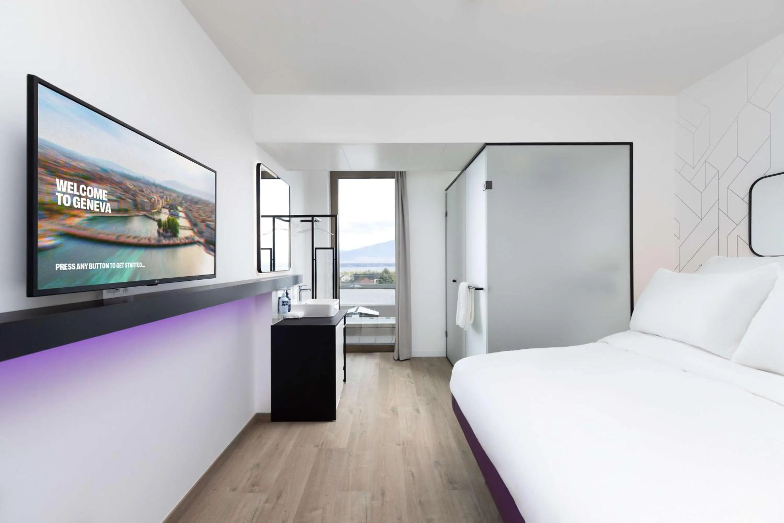 Bedroom, Bed in YOTEL Geneva Lake