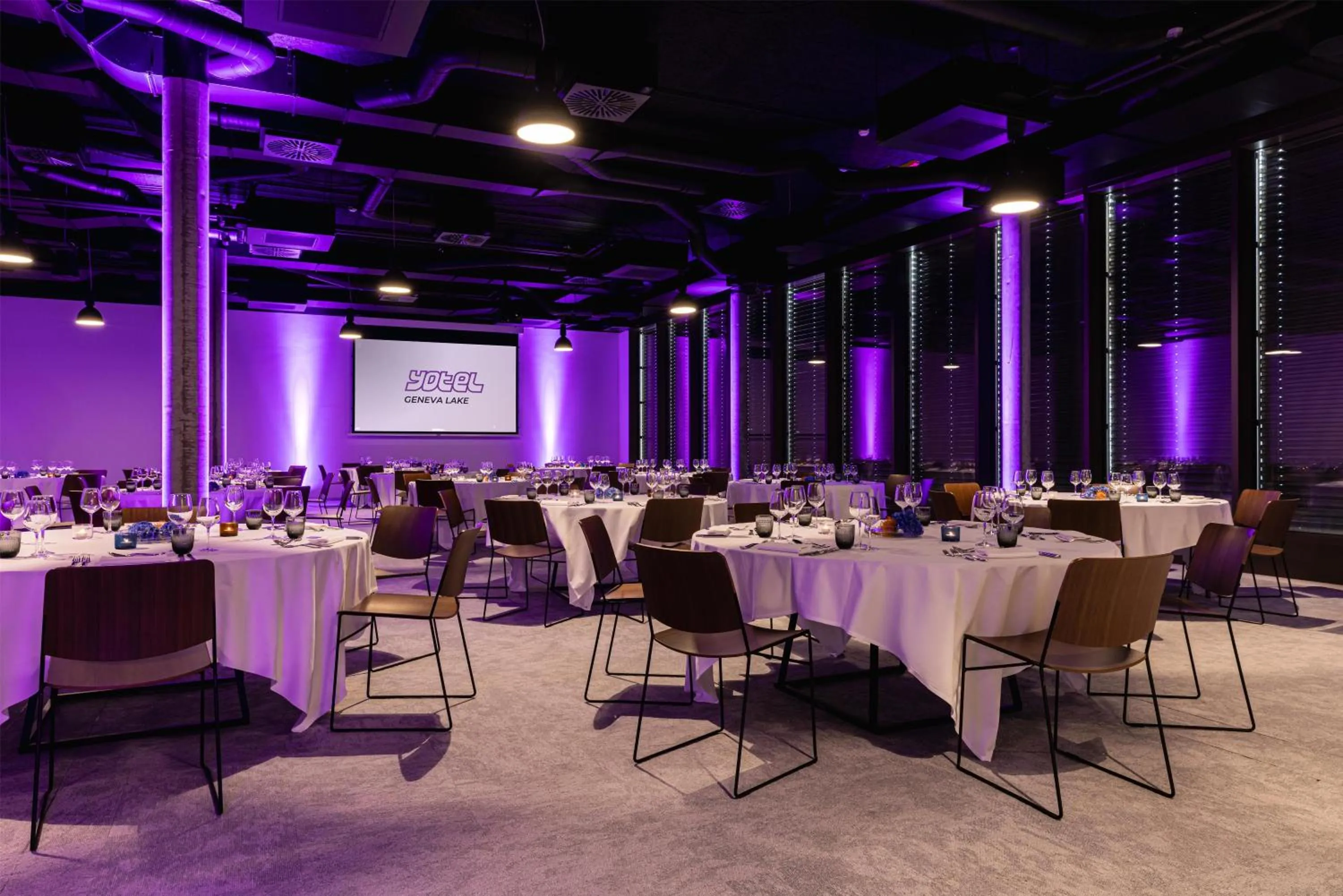 Business facilities in YOTEL Geneva Lake