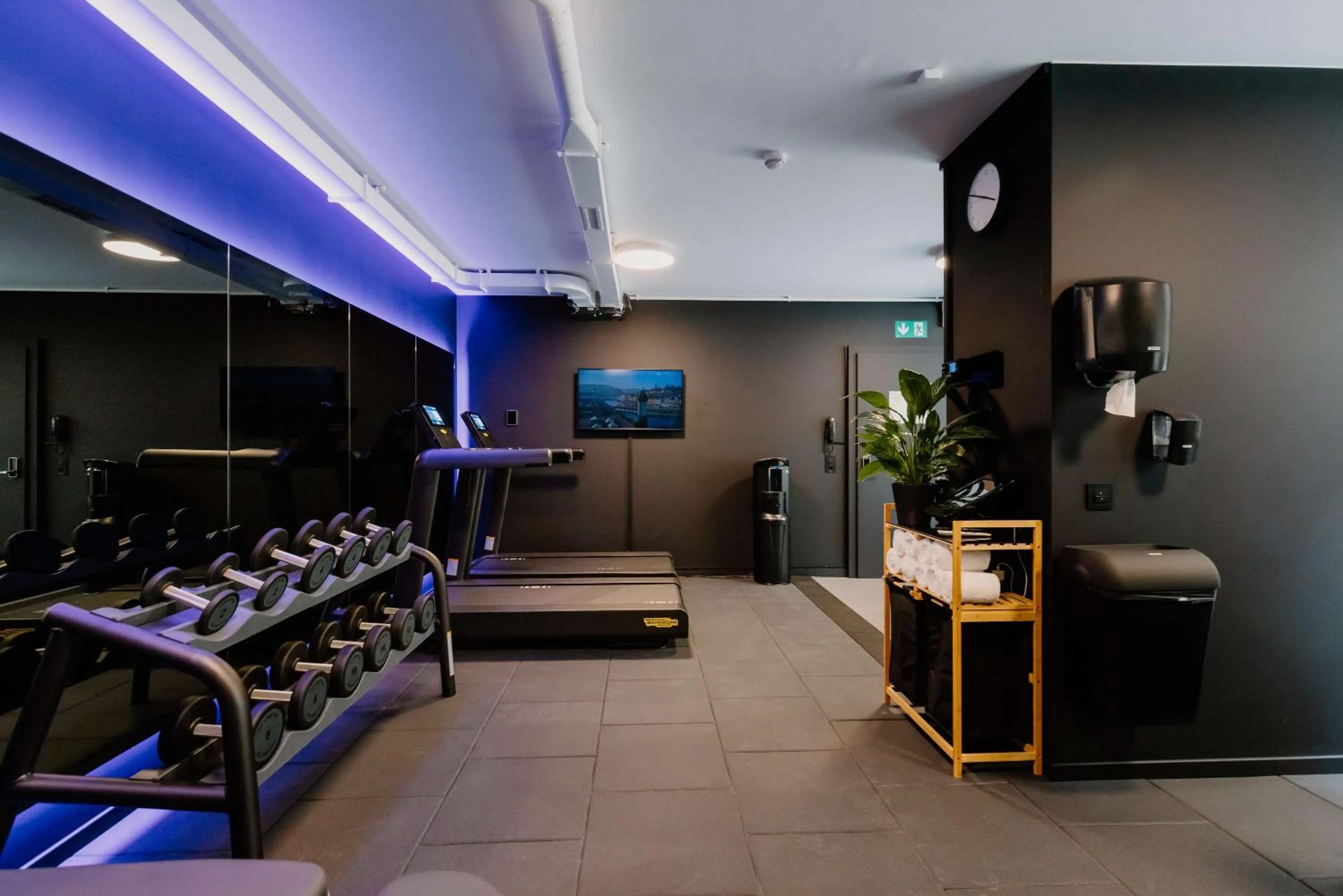 Fitness centre/facilities in YOTEL Geneva Lake
