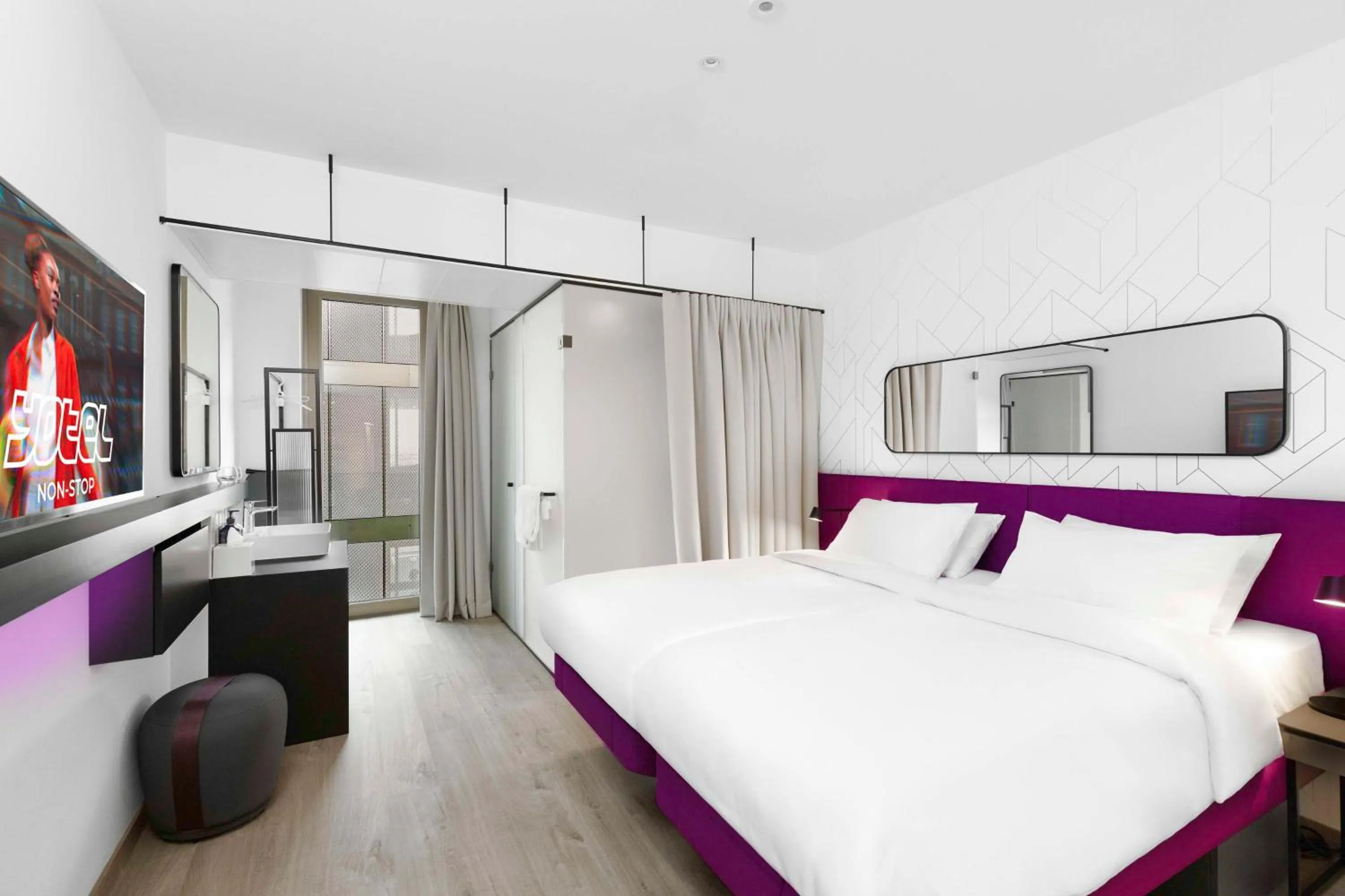 Bedroom, Bed in YOTEL Geneva Lake