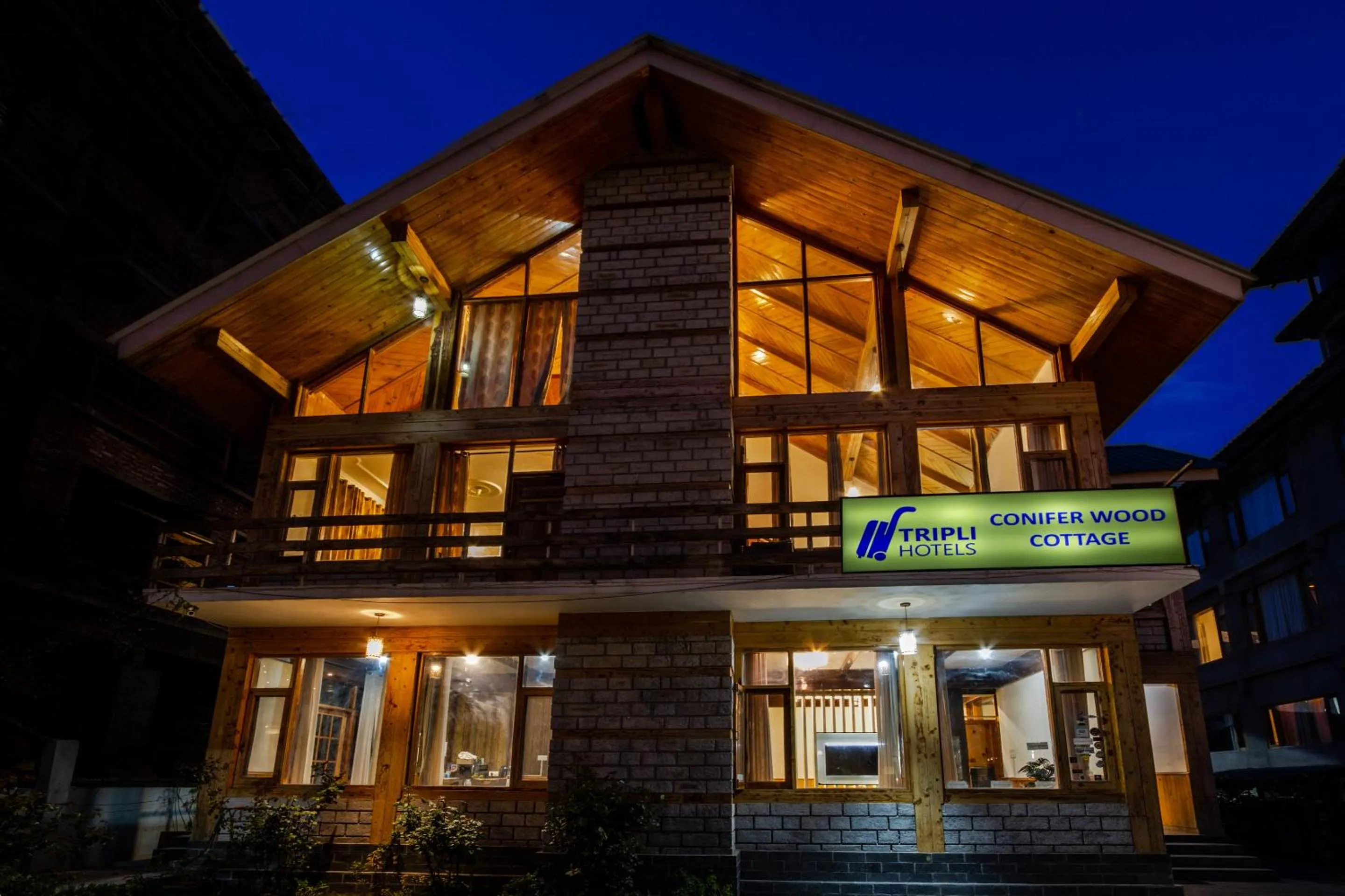 Property building in Tripli Hotels Conifer Wood Cottage