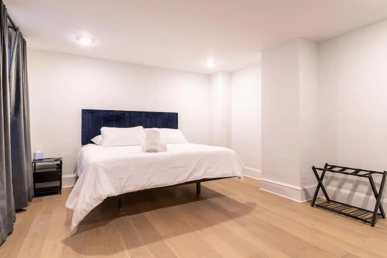 Bed in Thena Hotel - Spacious 1 Bedroom