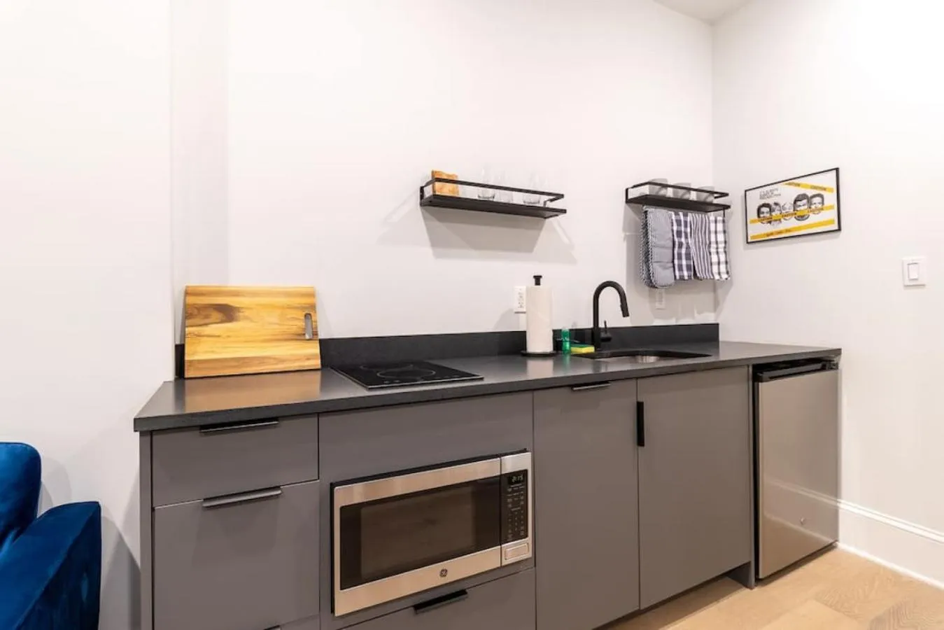 Kitchen or kitchenette in Thena Hotel - Beautiful 1 Bedroom