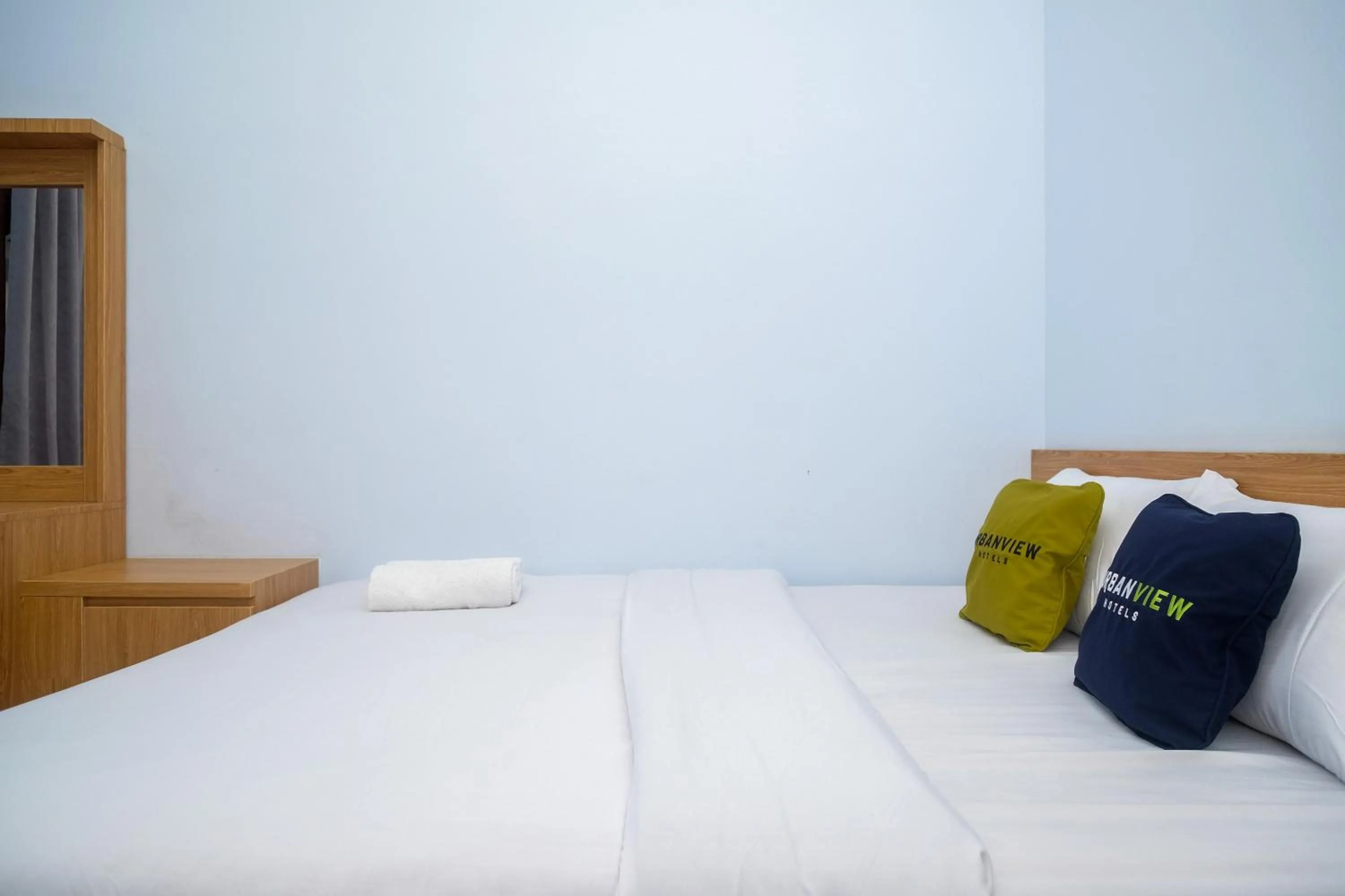 Bedroom, Bed in Urbanview Syariah Wisma Nabil Solo