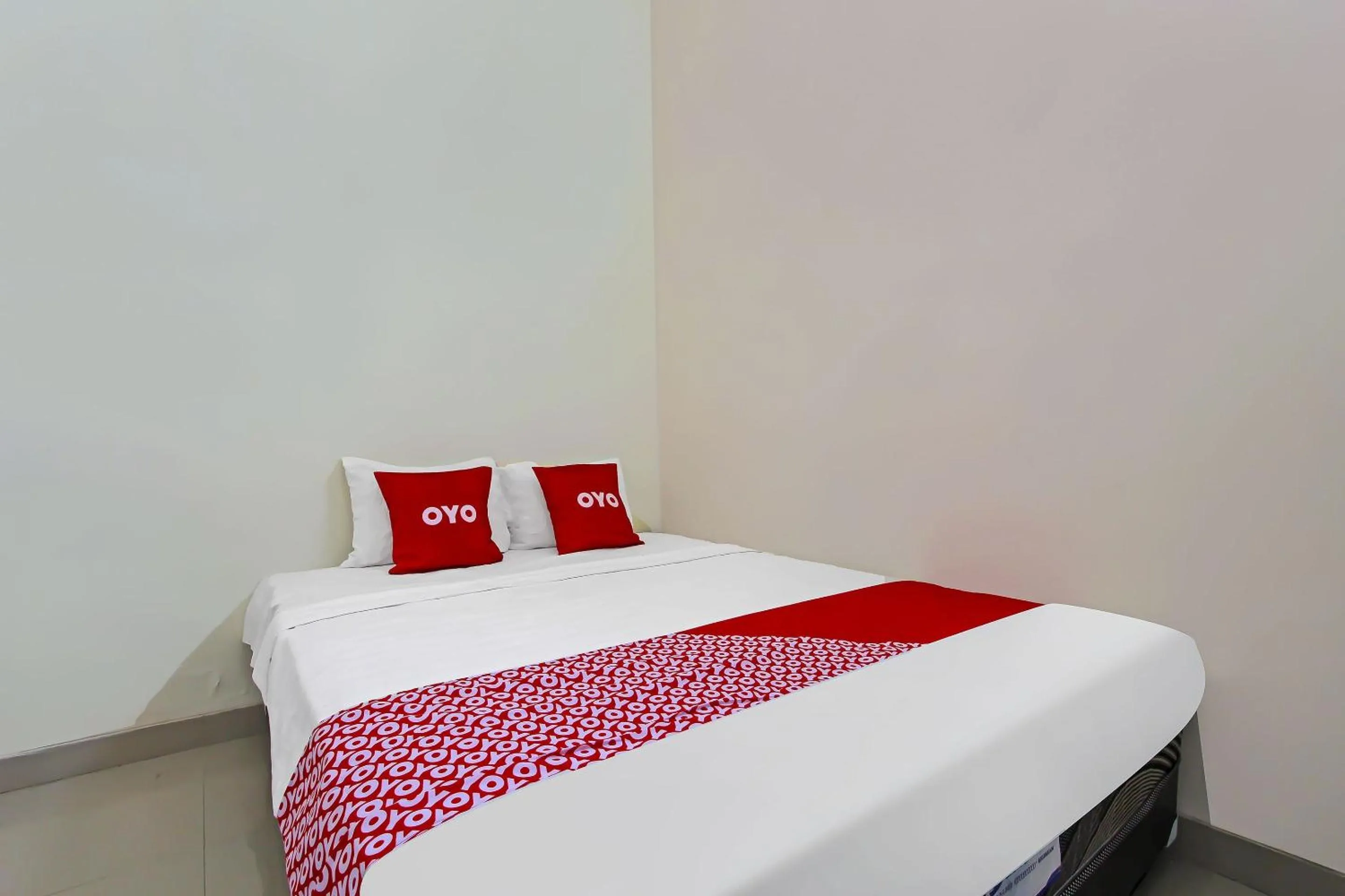 Bedroom, Bed in Hotel O Wahidin Guesthouse