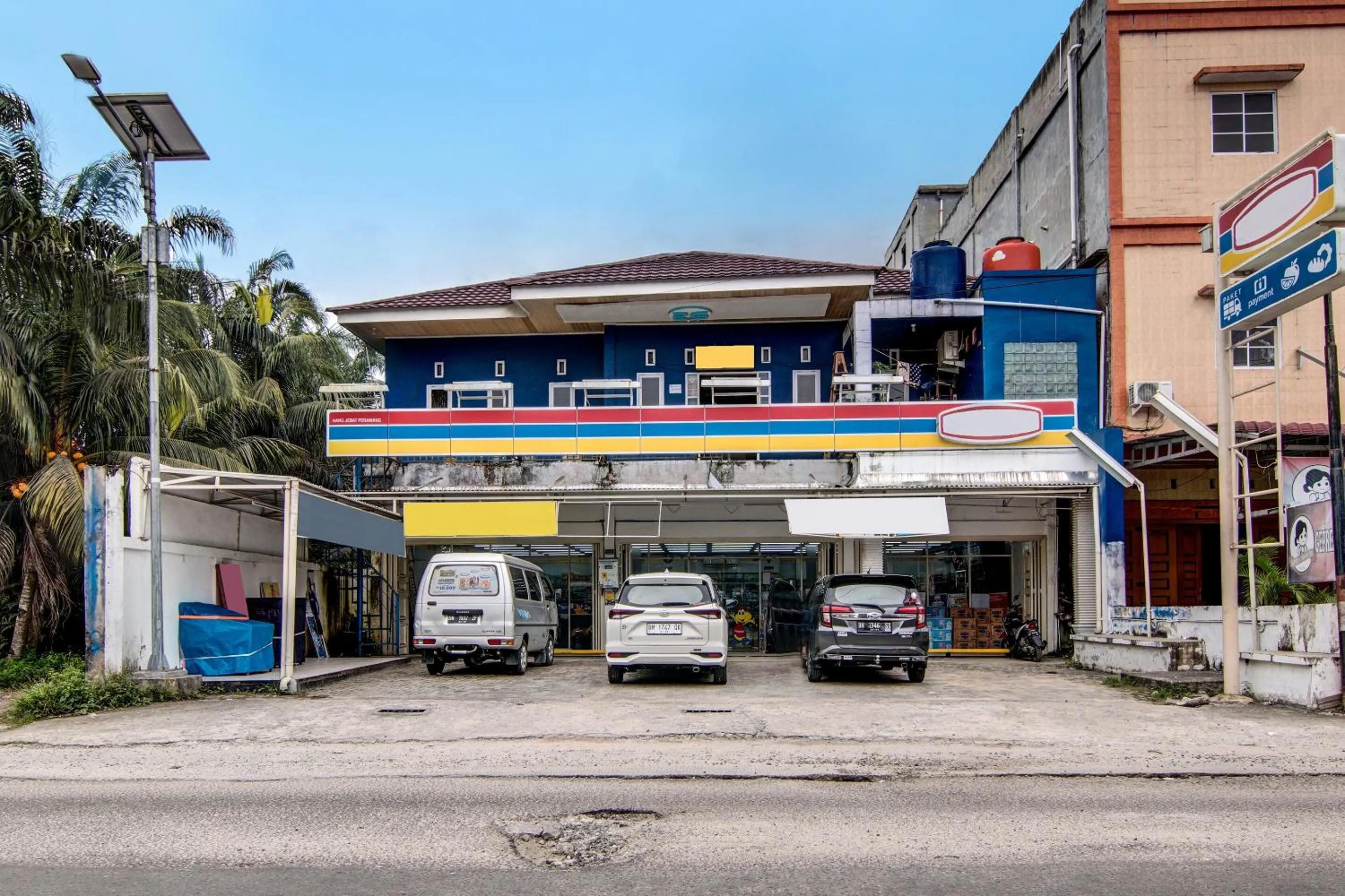 Facade/entrance in Hotel O Hadhilfa Homestay Syariah Near Nowwa Cafe
