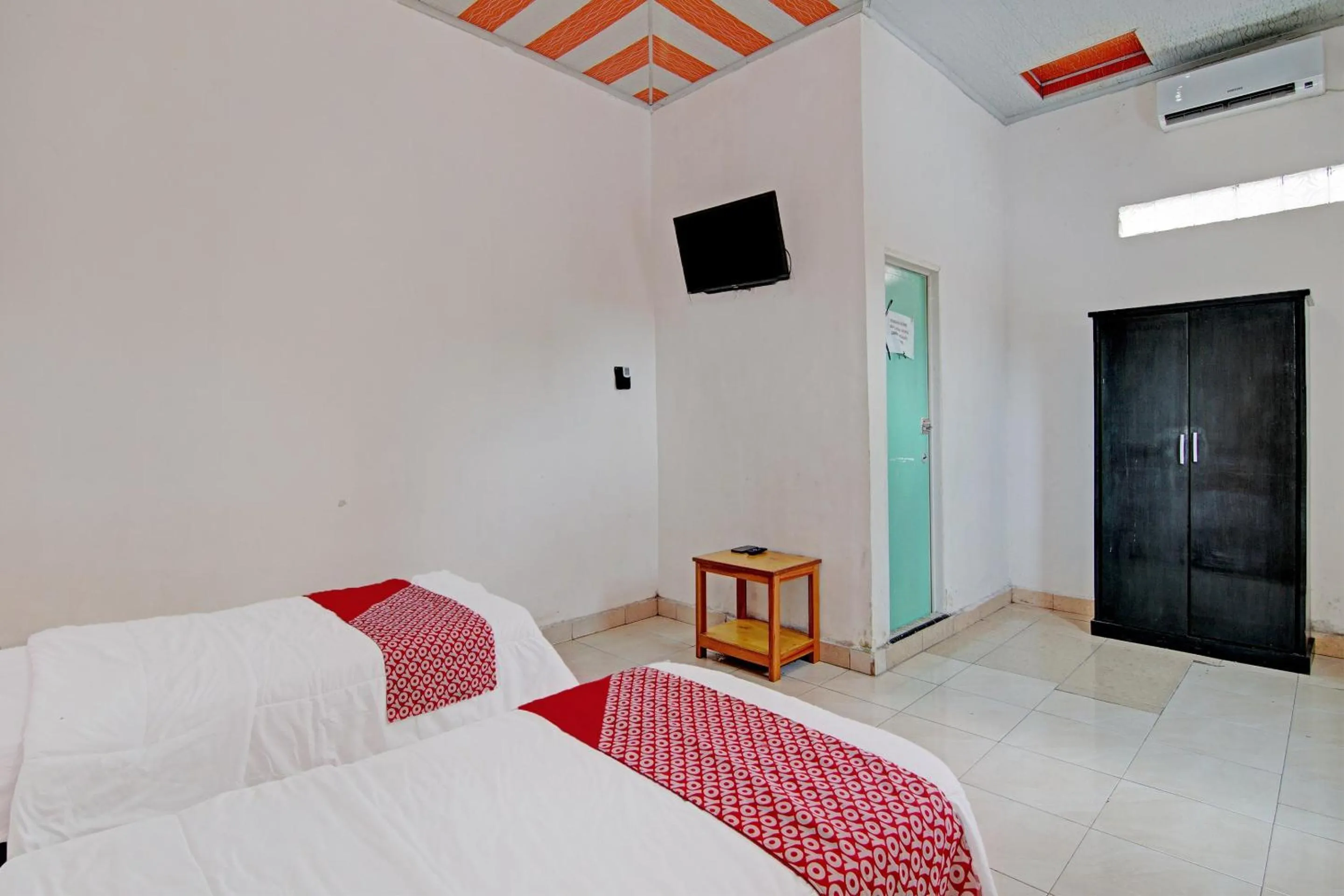 Bedroom, Bed in Hotel O Hadhilfa Homestay Syariah Near Nowwa Cafe