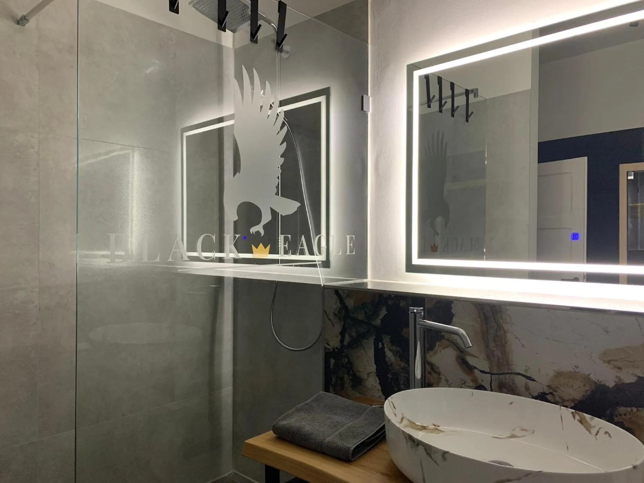 Shower in Residence Black Eagle Lubmin Strand