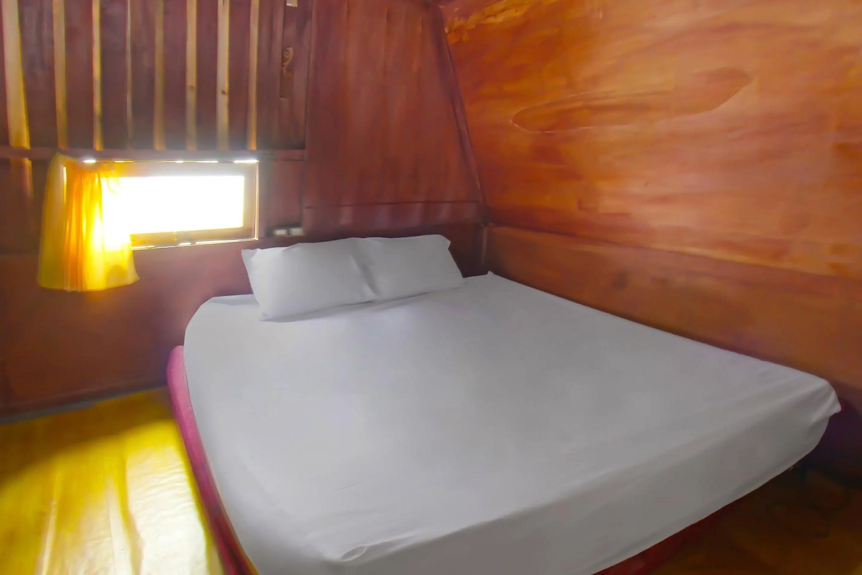 Bedroom, Bed in Hotel O Awenk Homestay Near SD Gunung Wakul