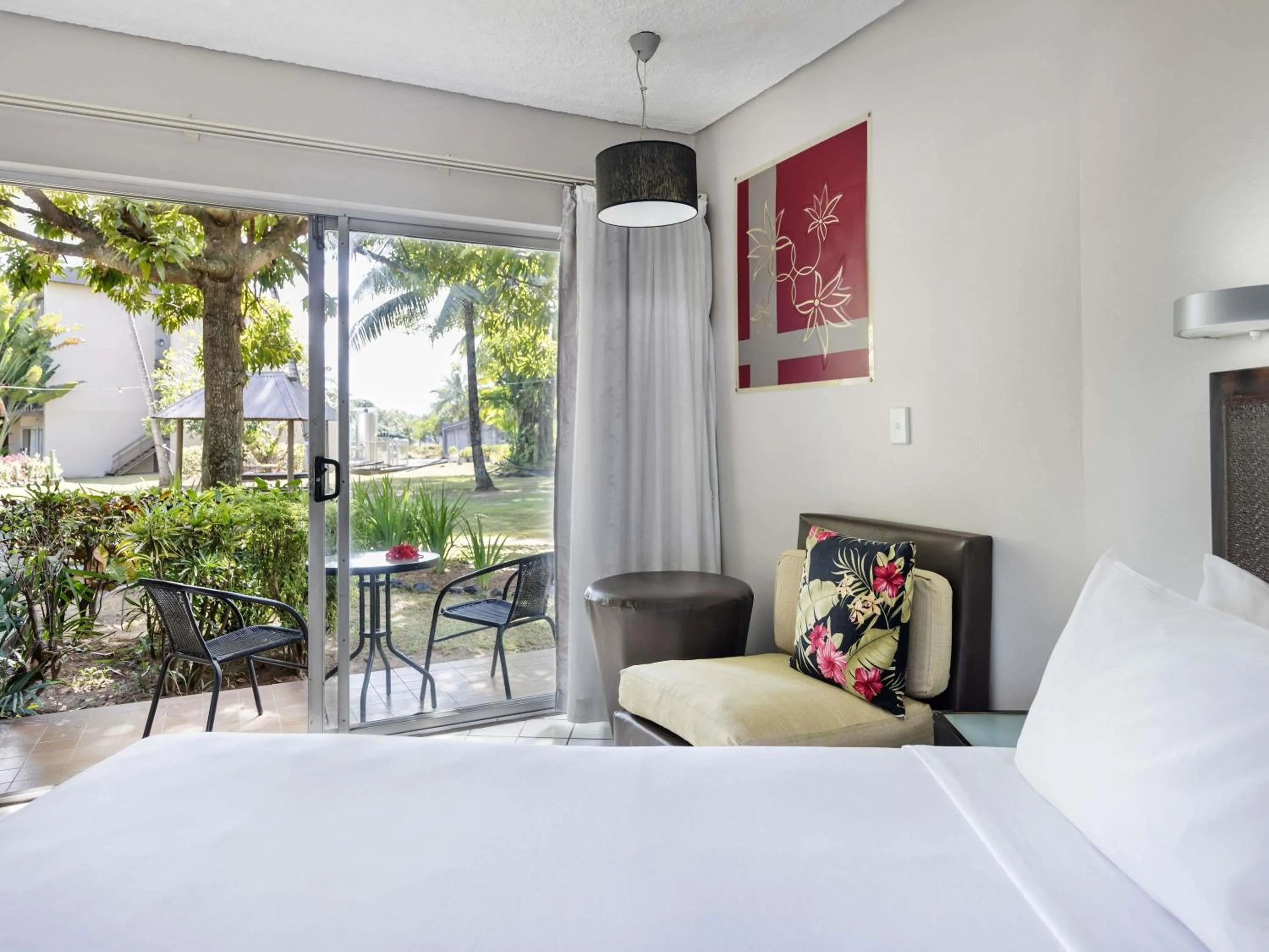 Bedroom, Bed in Mercure Nadi