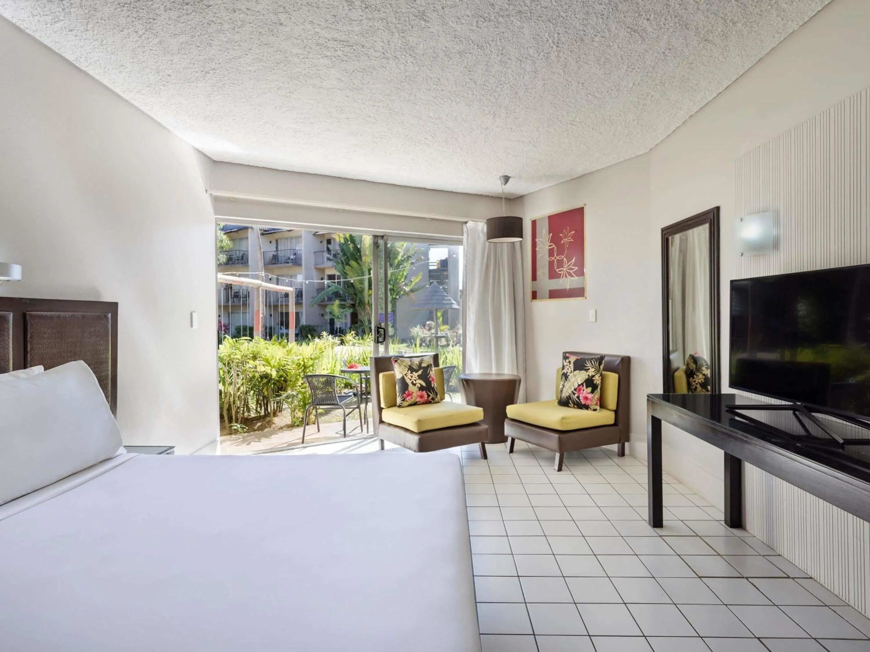 Bedroom, Bed in Mercure Nadi