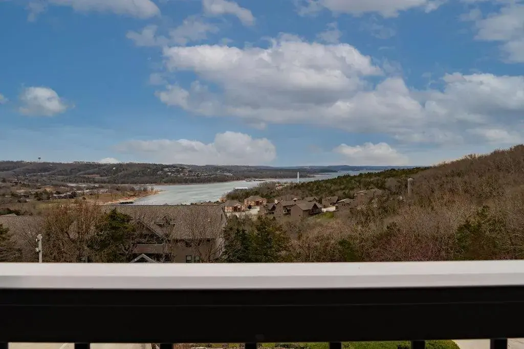 Silver Maple --305--with Boat Slip Silver Maple --305--with Boat Slip