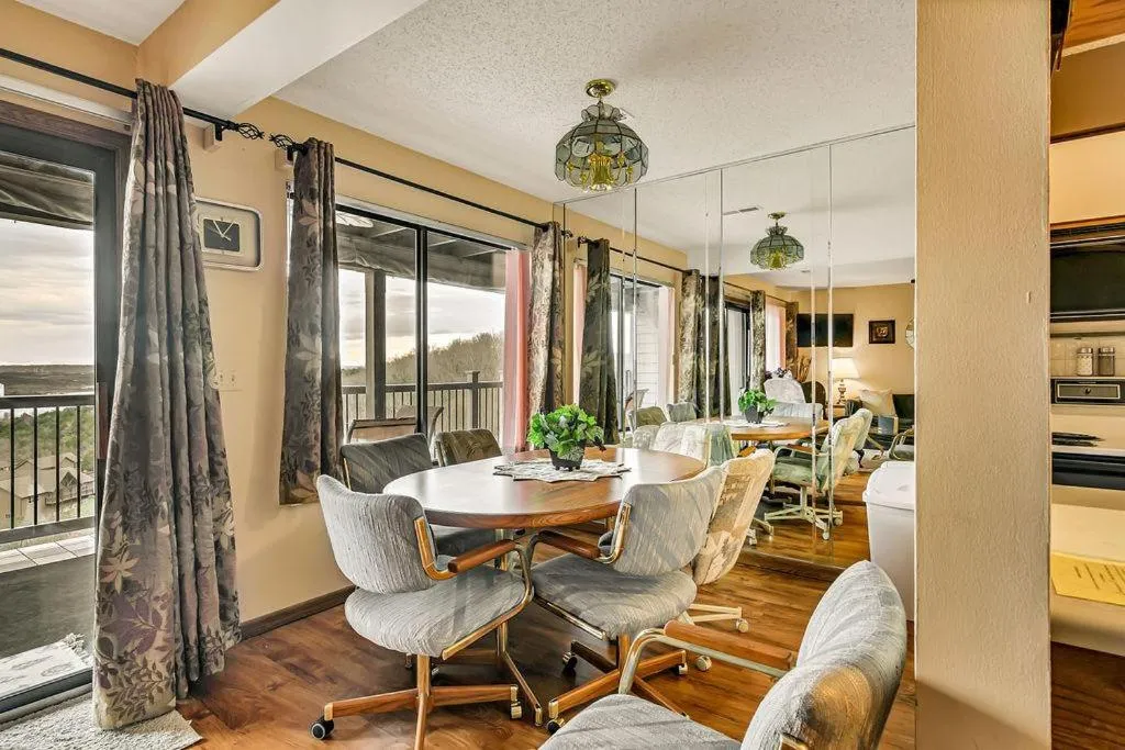 Silver Maple --305--with Boat Slip