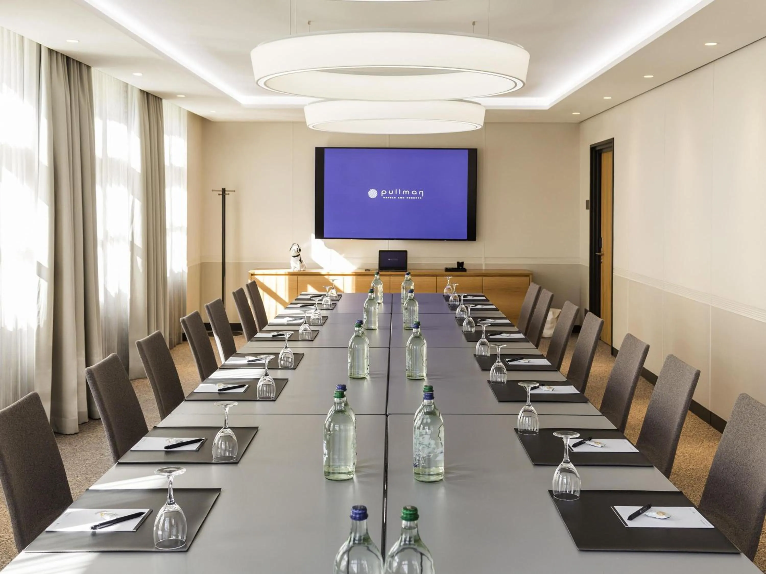 Meeting/conference room in Pullman Basel Europe