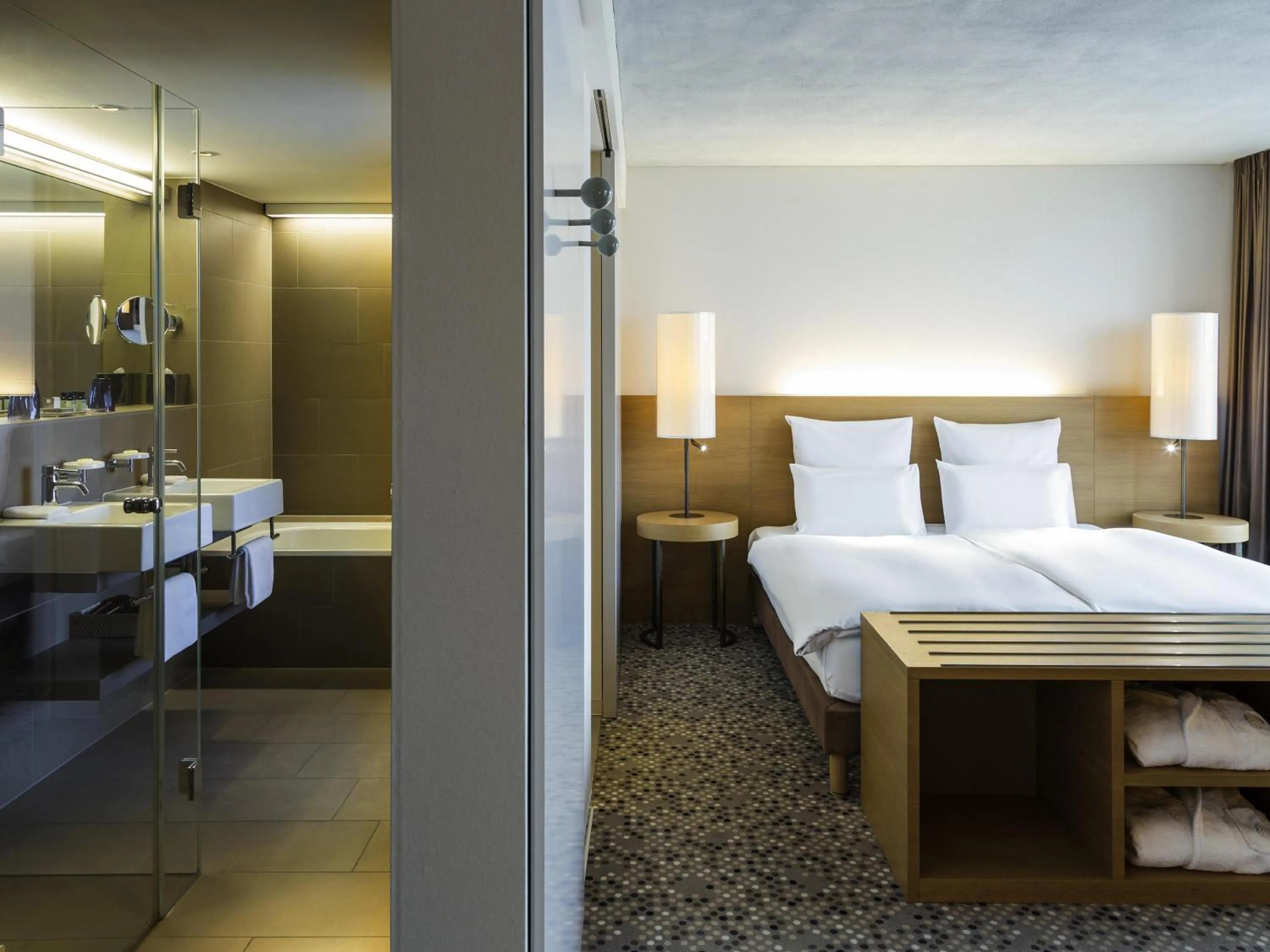 Bedroom, Bed in Pullman Basel Europe