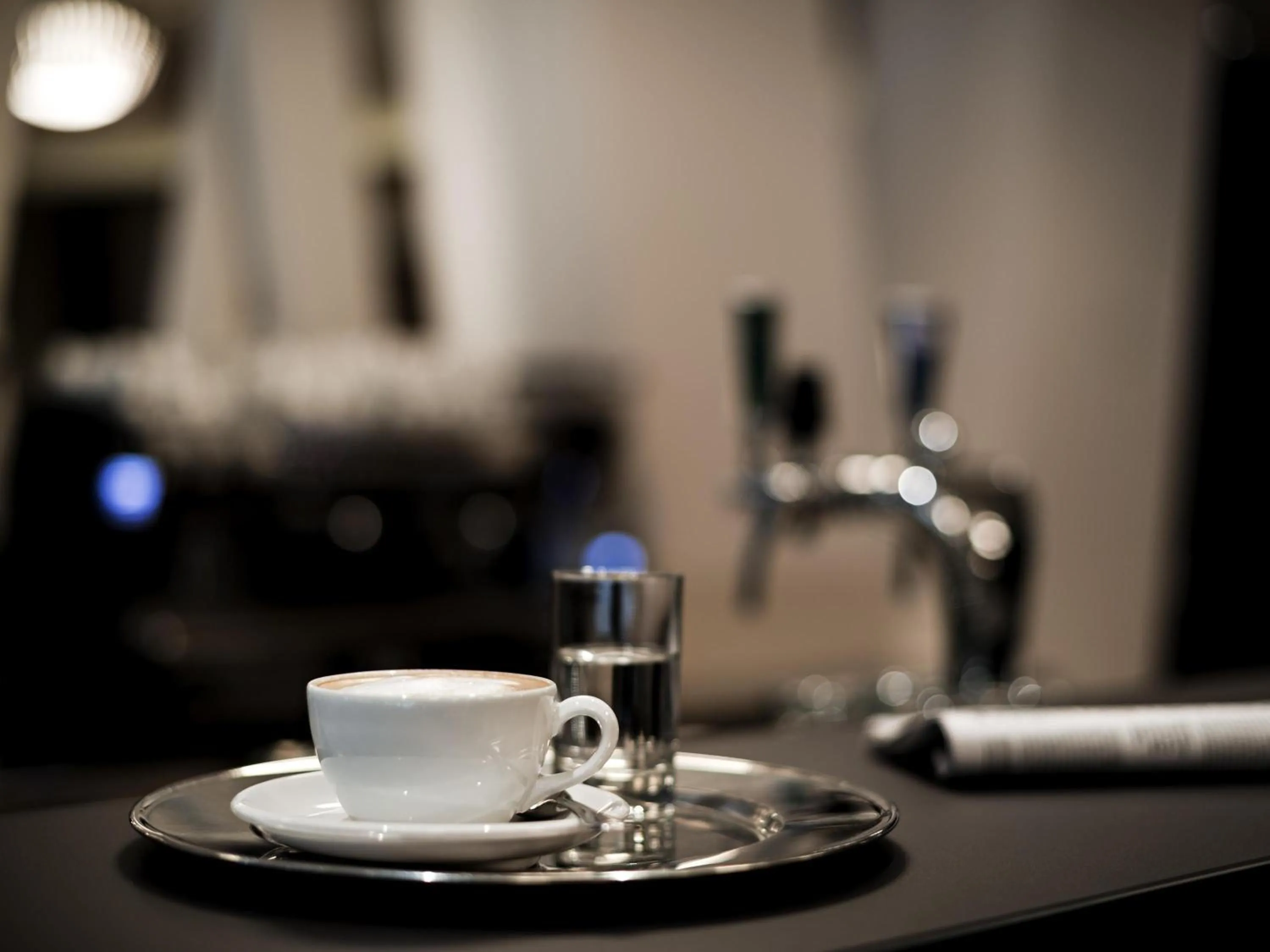 Lounge or bar in Pullman Basel Europe