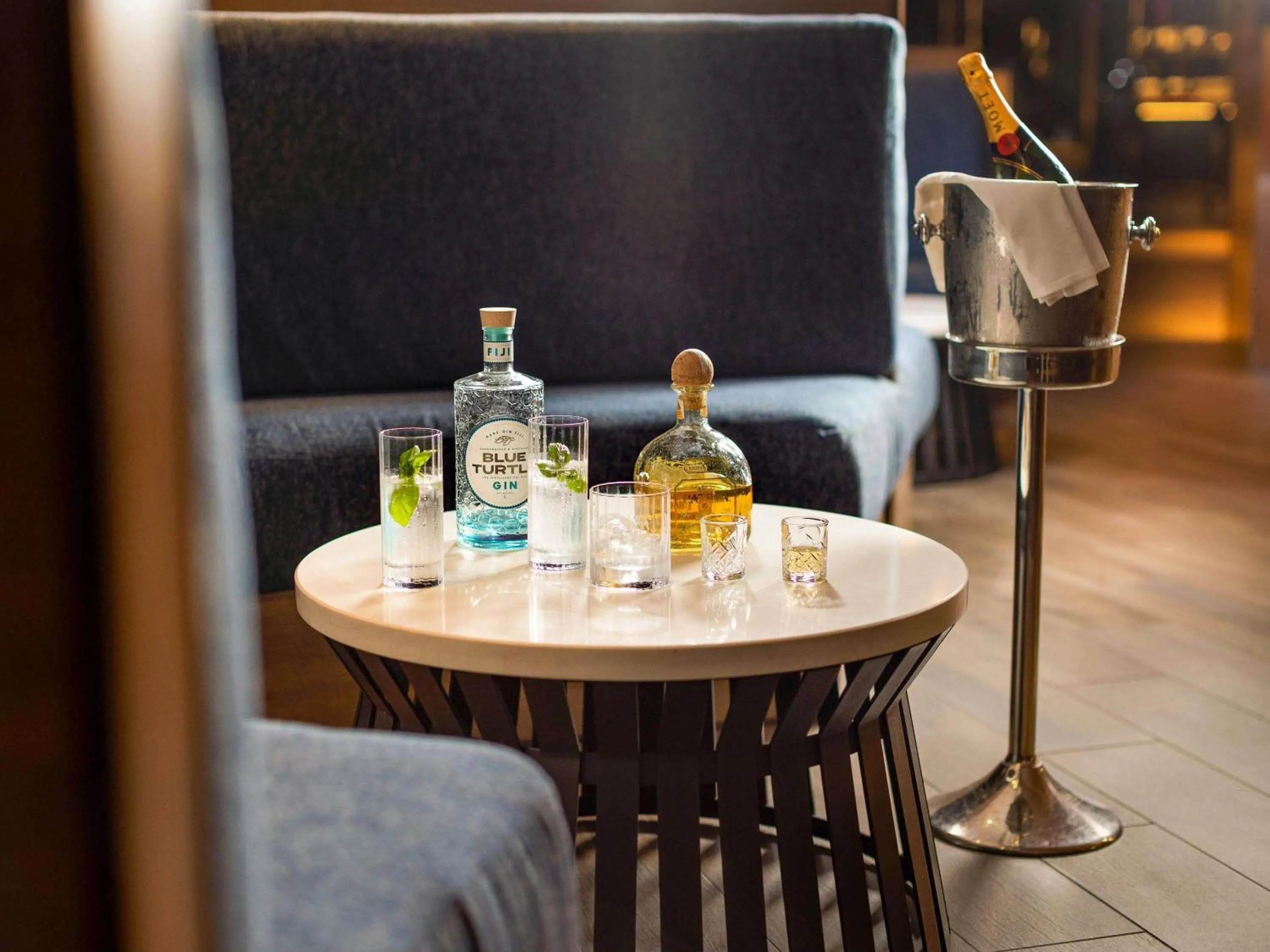 Lounge or bar in Sofitel Fiji Resort & Spa