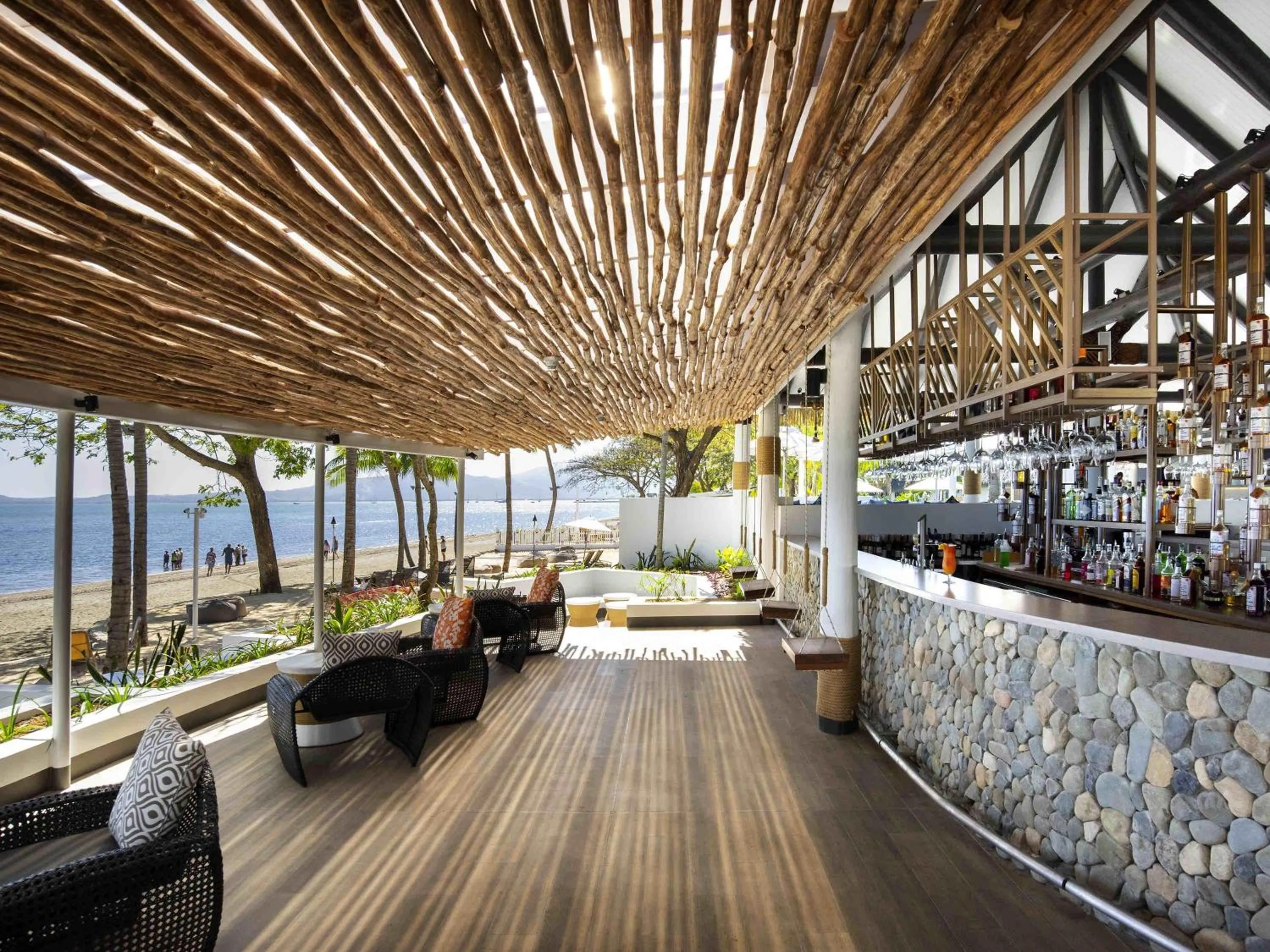 Lounge or bar in Sofitel Fiji Resort & Spa