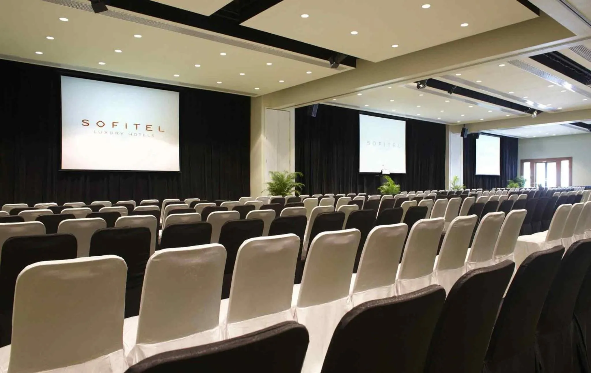 Meeting/conference room in Sofitel Fiji Resort & Spa