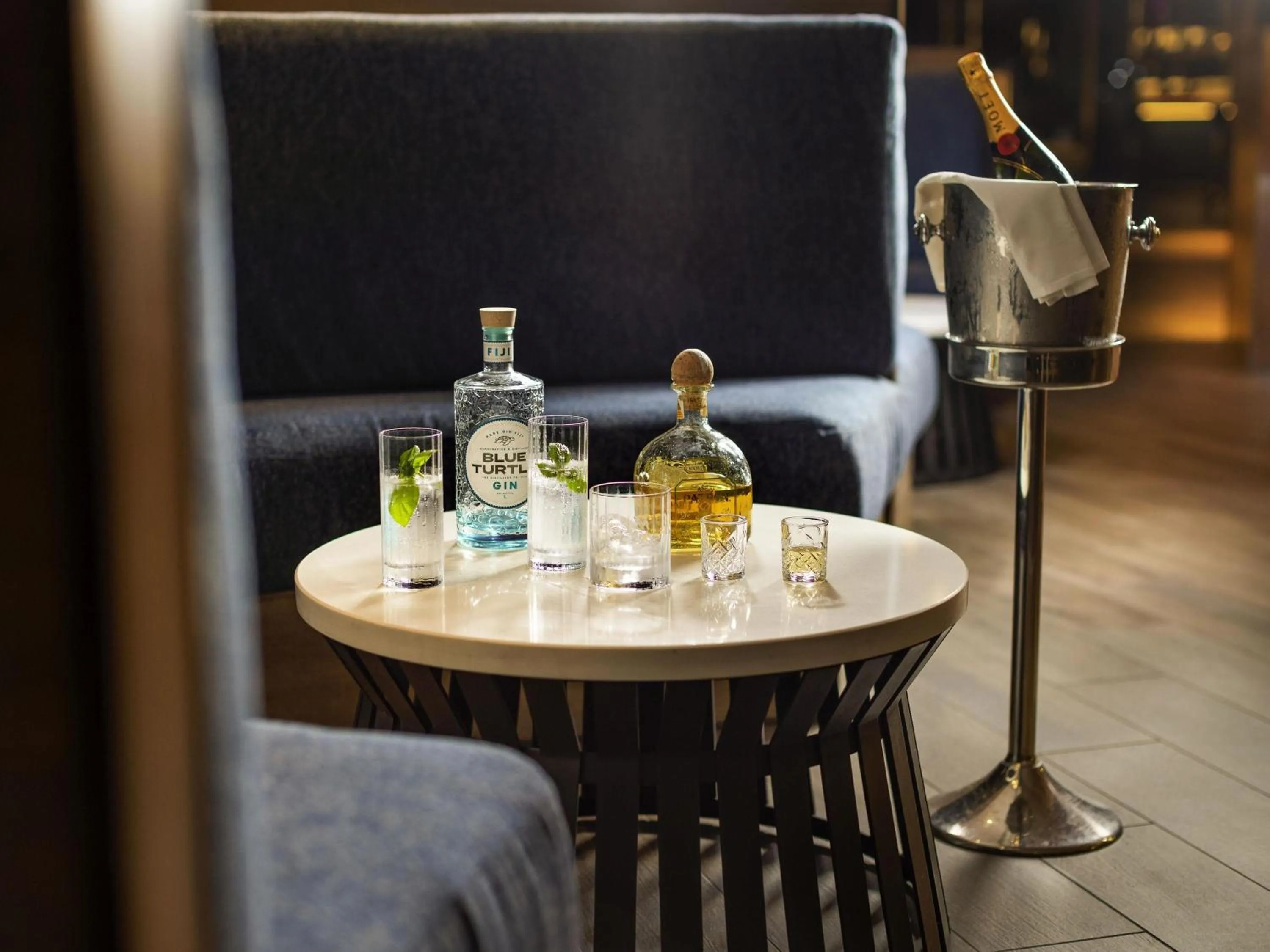 Lounge or bar in Sofitel Fiji Resort & Spa