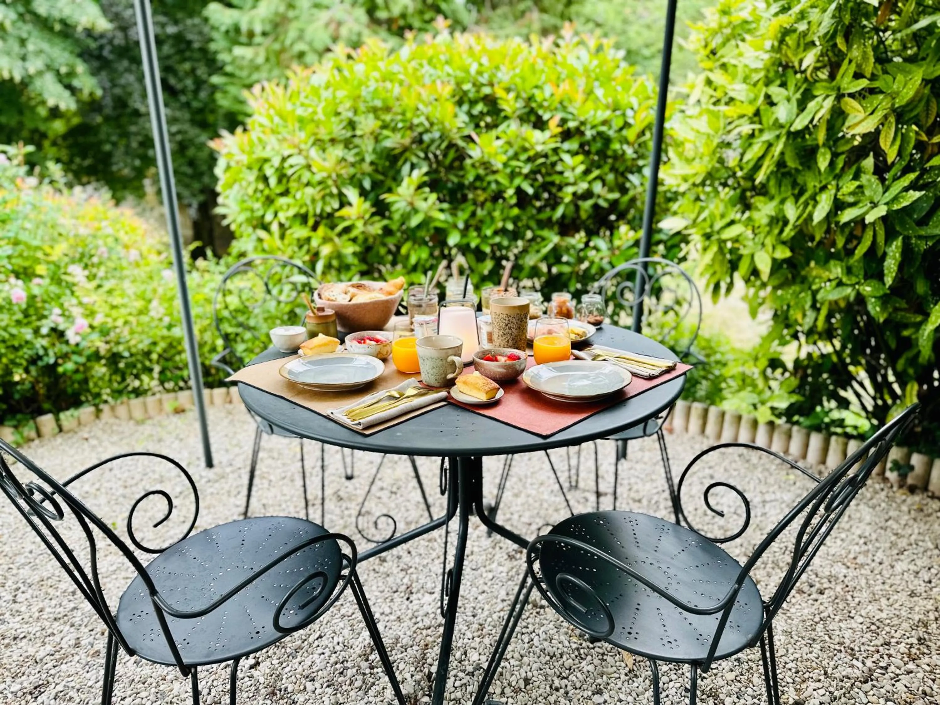 Breakfast in LA DEMEURE