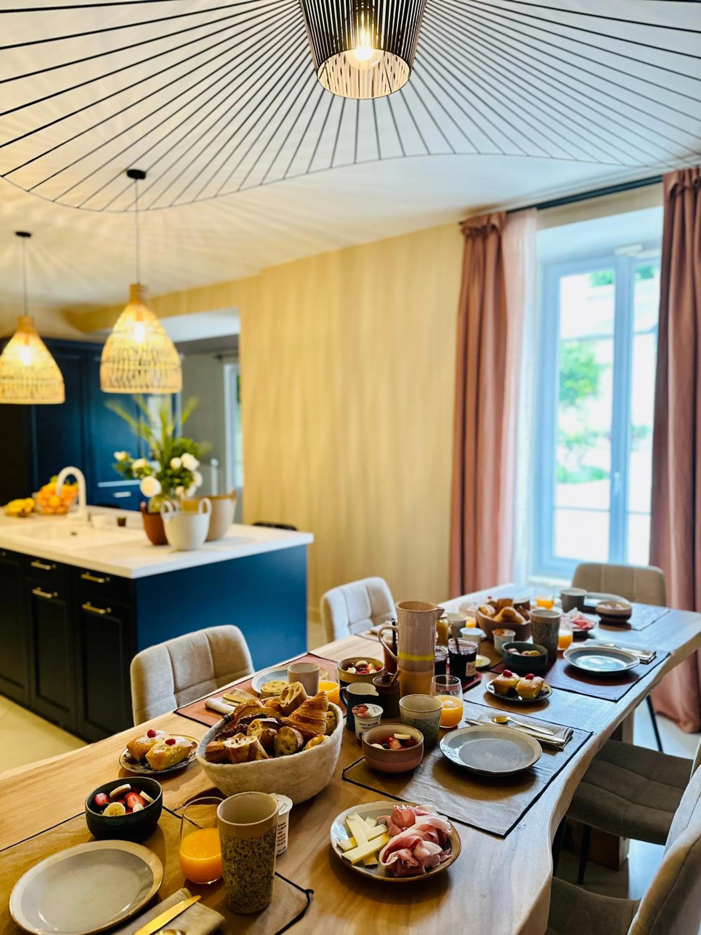 Restaurant/places to eat in LA DEMEURE