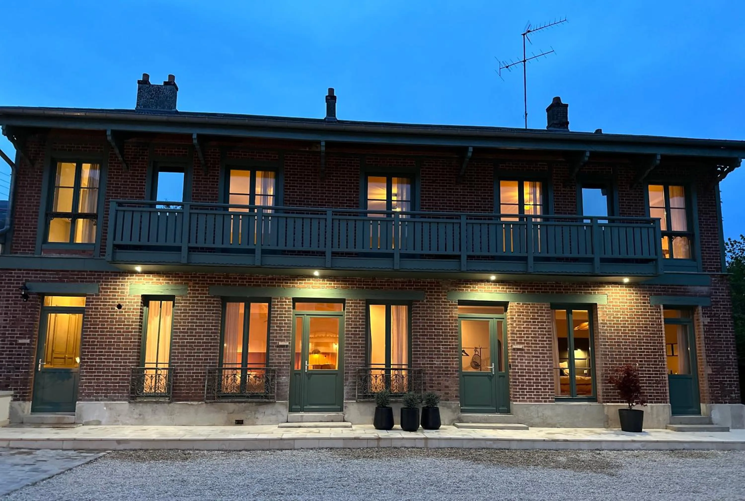 Property building in LA DEMEURE