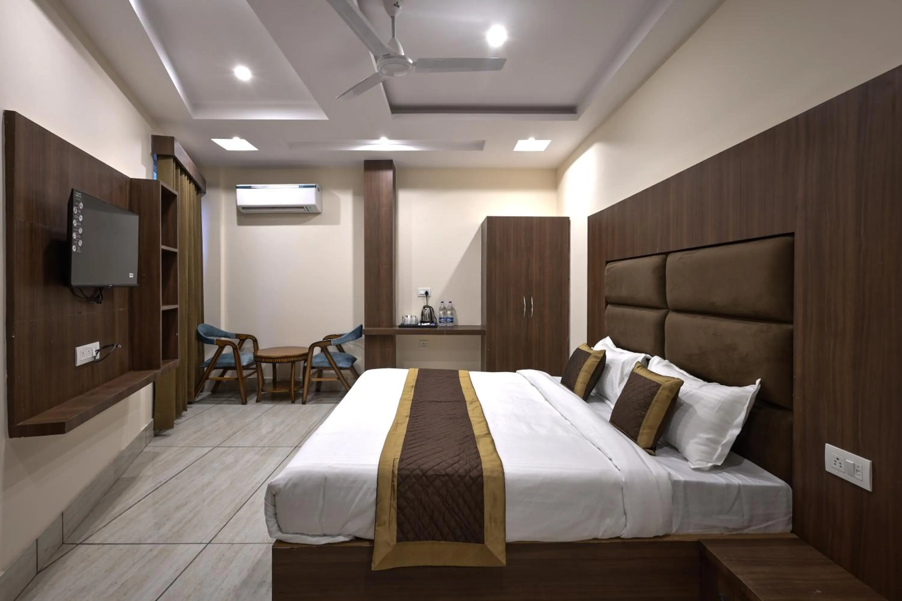 Communal lounge/ TV room in Rio Grand - Haridwar - A Premium Hotel