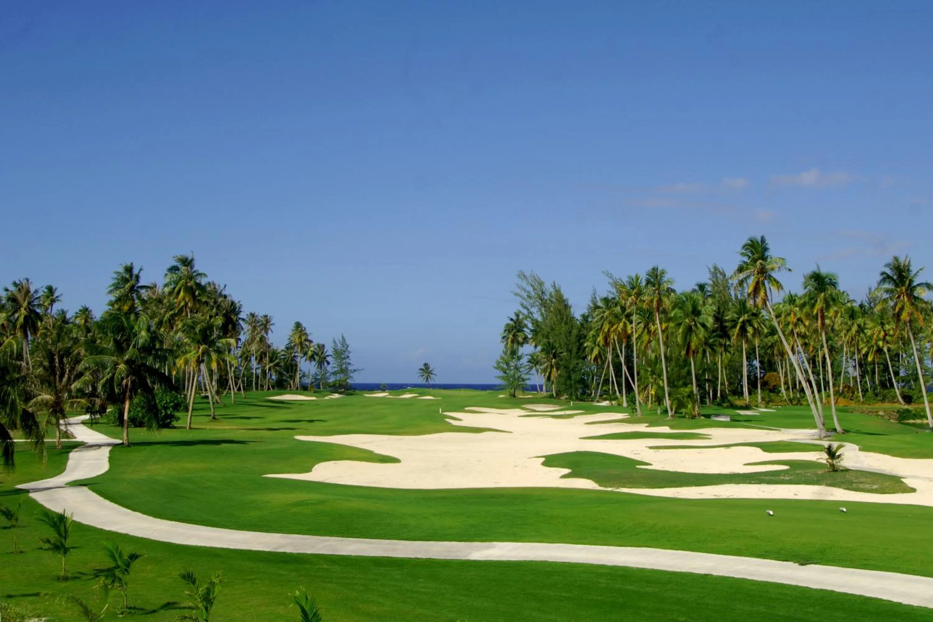 Golfcourse in Sofitel Kia Ora Moorea Beach Resort